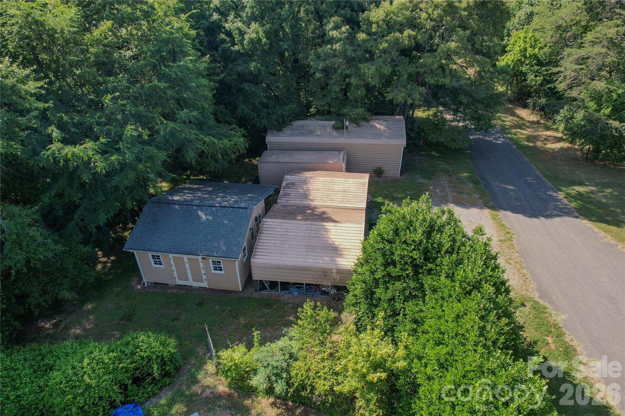 204 Old Stagecoach Road — Lawndale