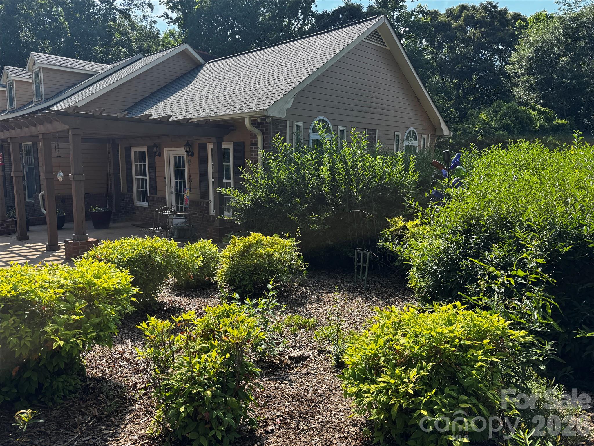 204 Old Stagecoach Road — Lawndale