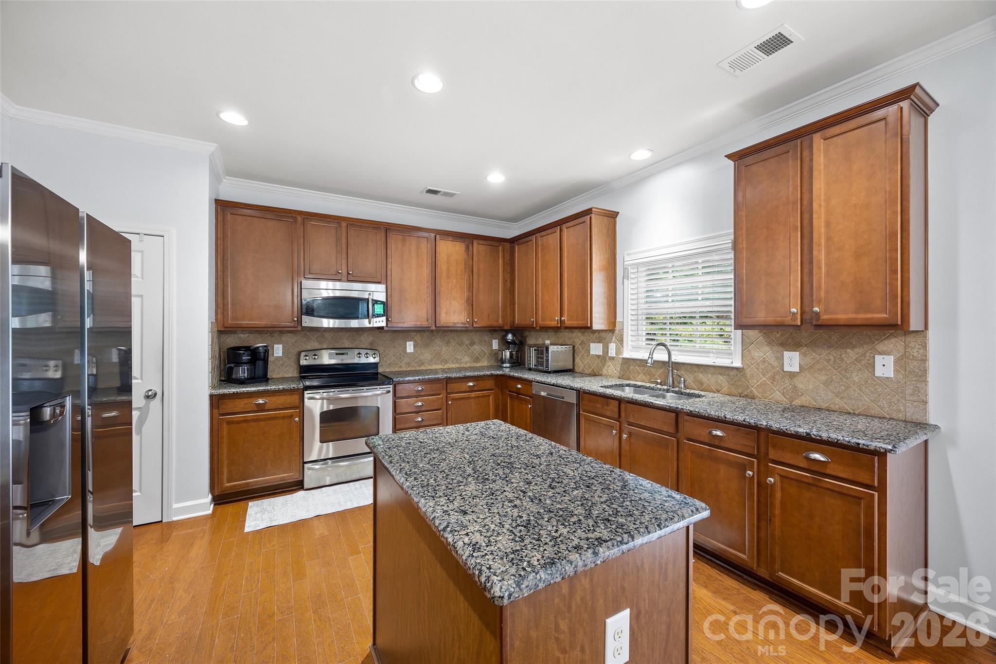 5093 Gladiola Way — Tega Cay