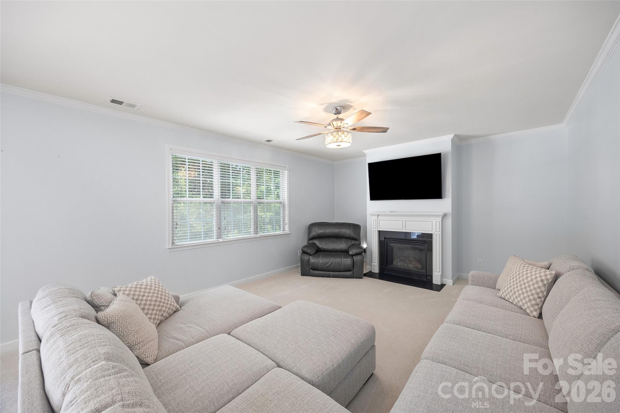 5093 Gladiola Way — Tega Cay