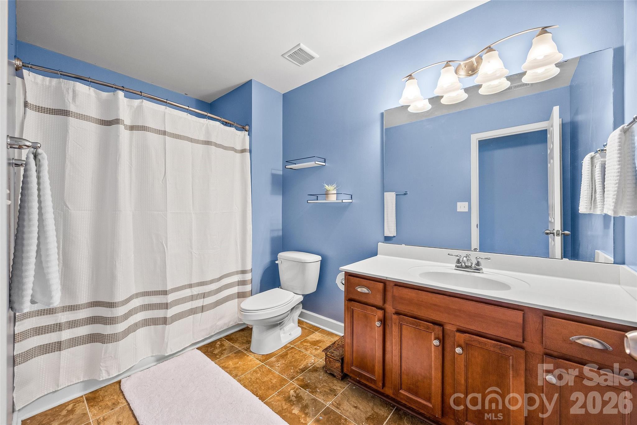 5093 Gladiola Way — Tega Cay