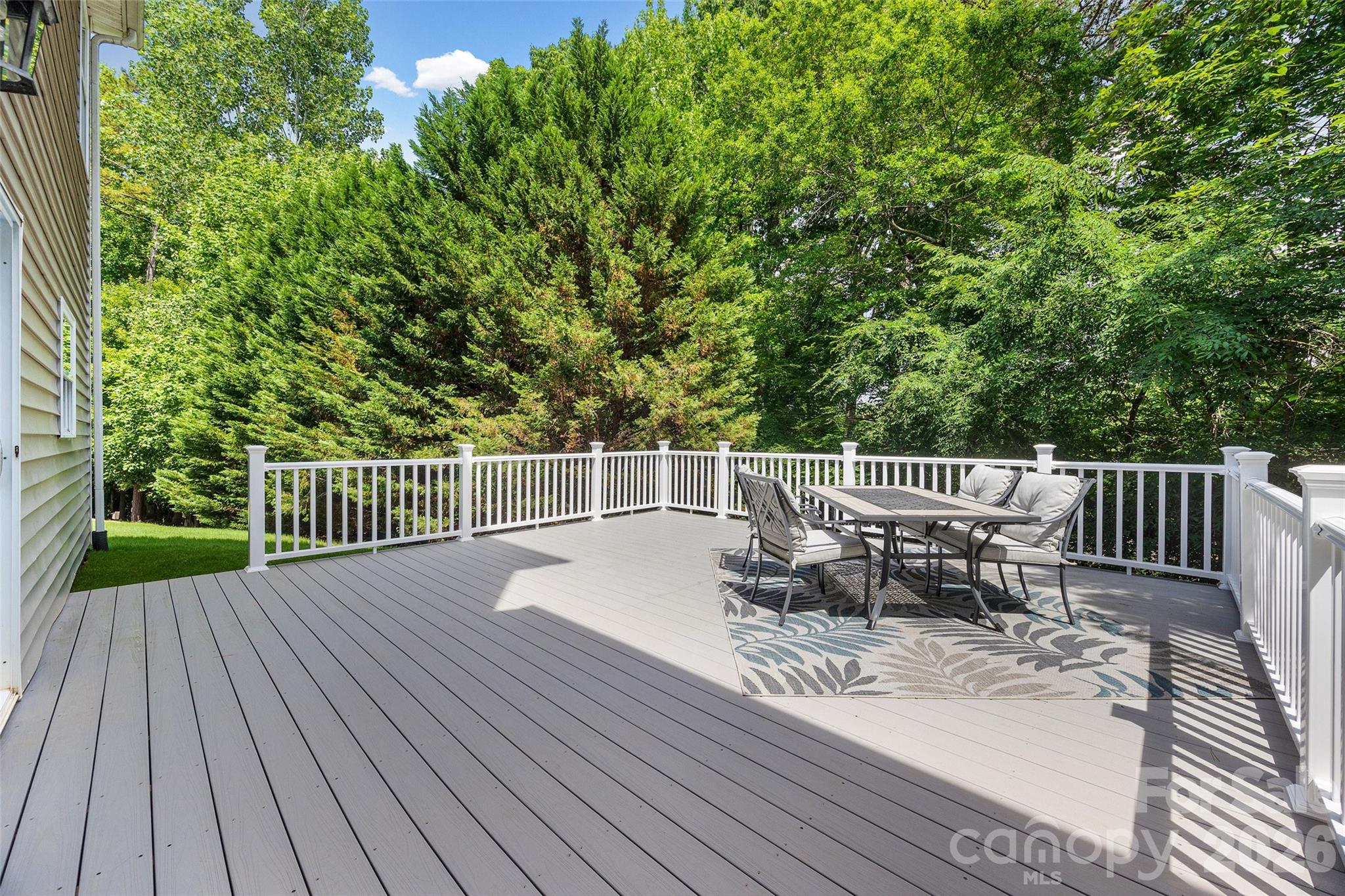5093 Gladiola Way — Tega Cay