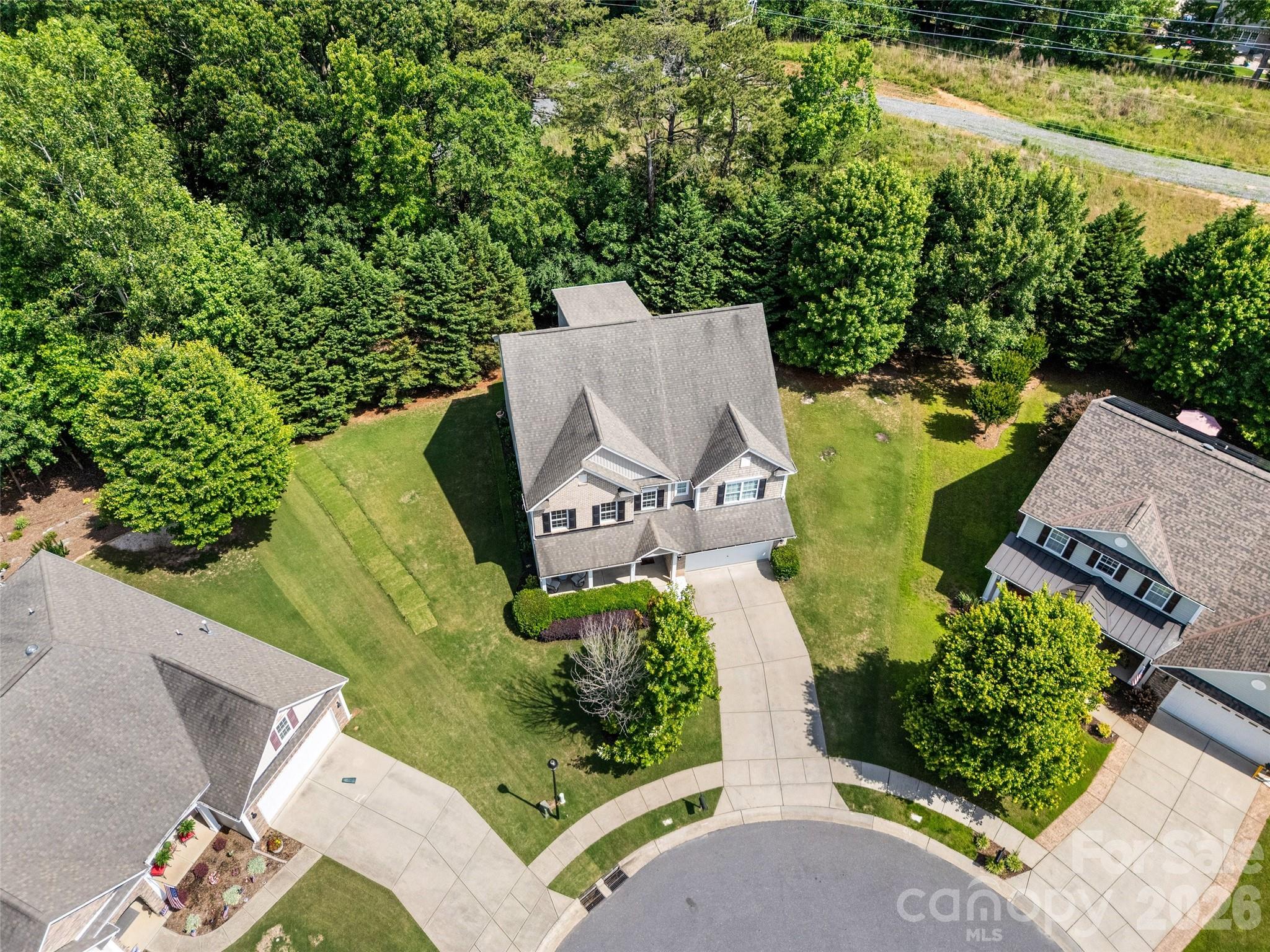 5093 Gladiola Way — Tega Cay
