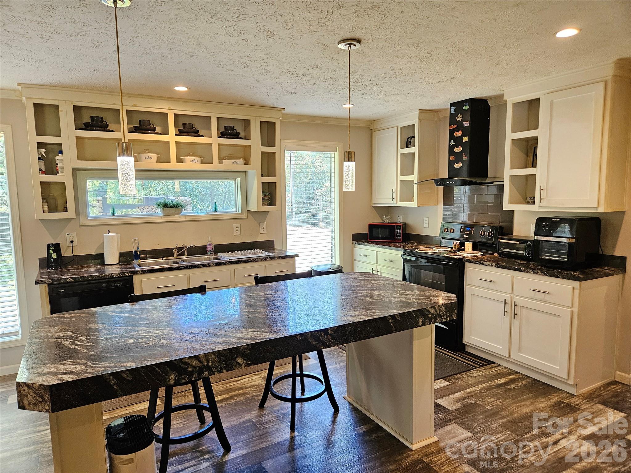 3520 Pea Ridge Road — Morganton