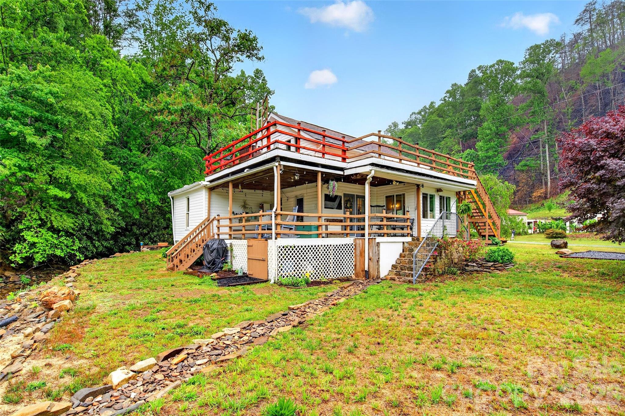 227 Locust Cove Road — Marion