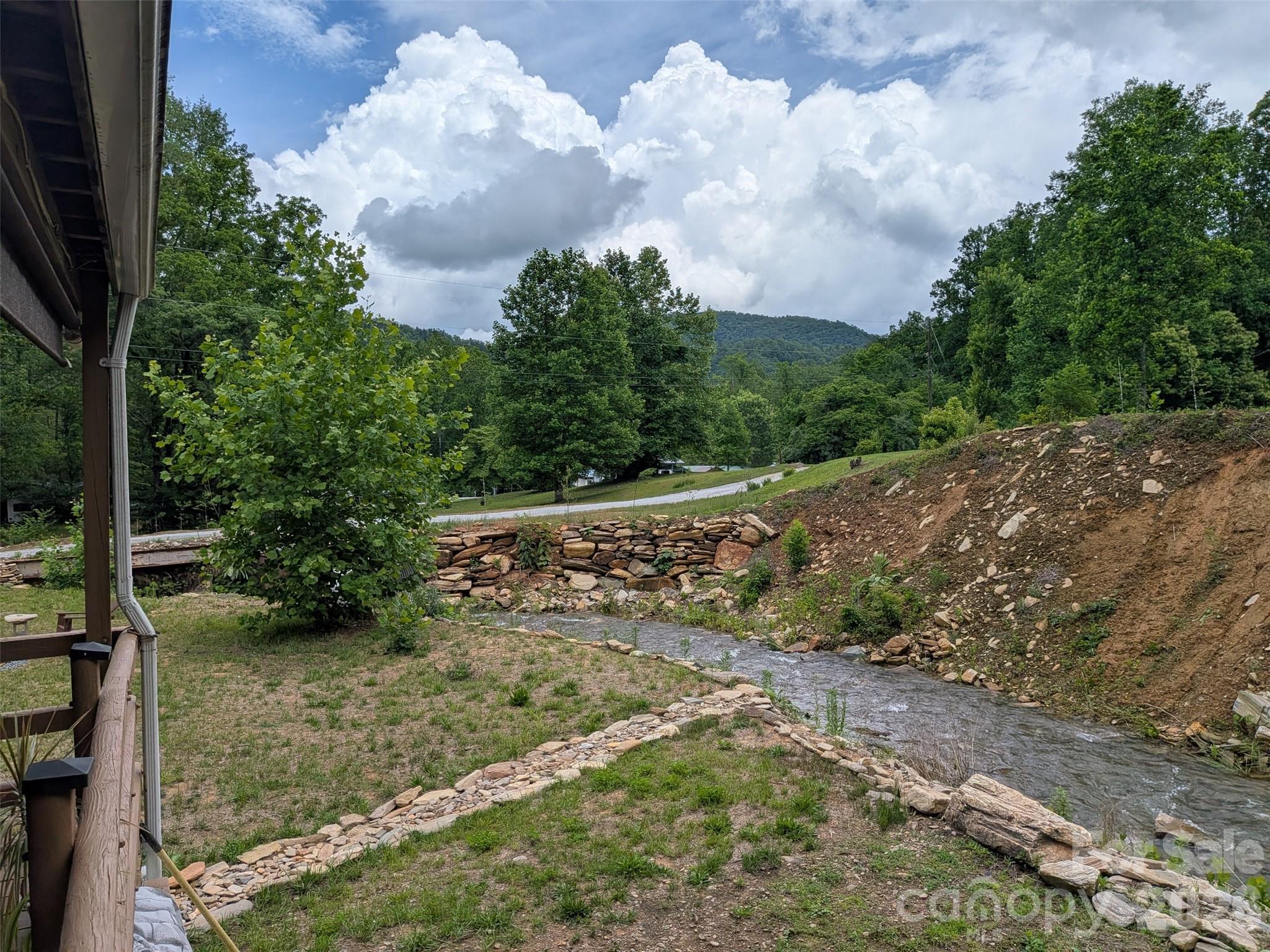 227 Locust Cove Road — Marion