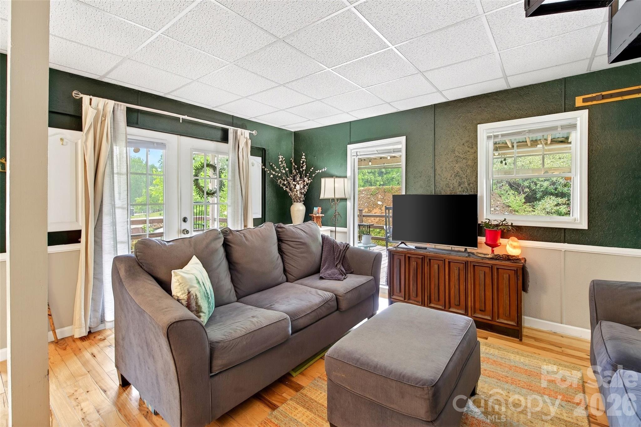 227 Locust Cove Road — Marion