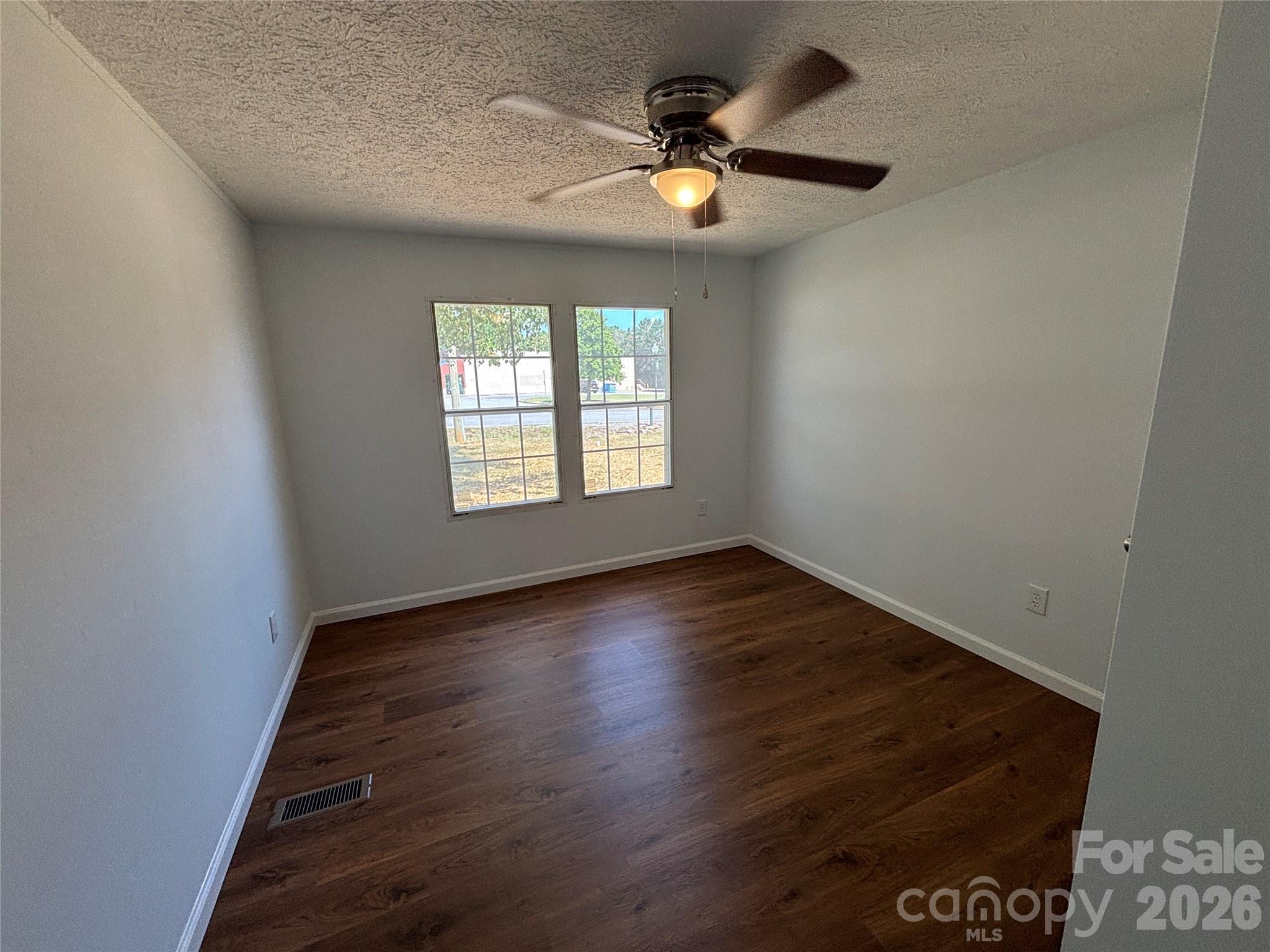 559 School Drive — Taylorsville