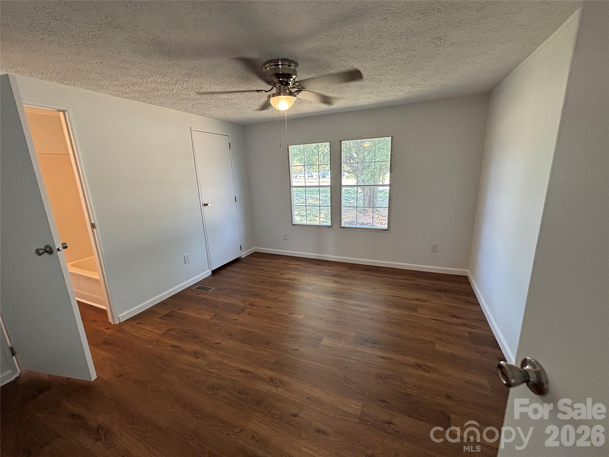 559 School Drive — Taylorsville