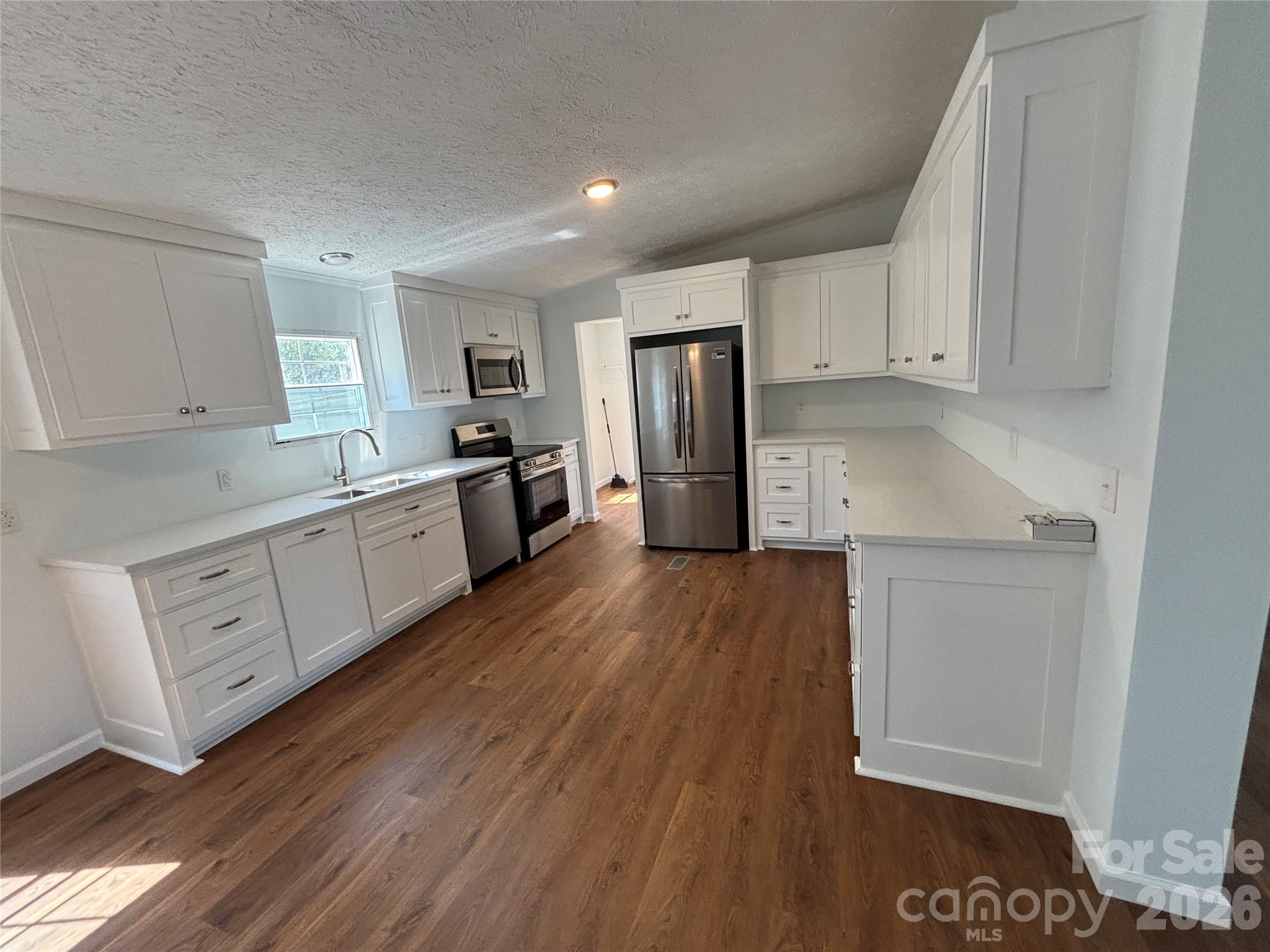 559 School Drive — Taylorsville