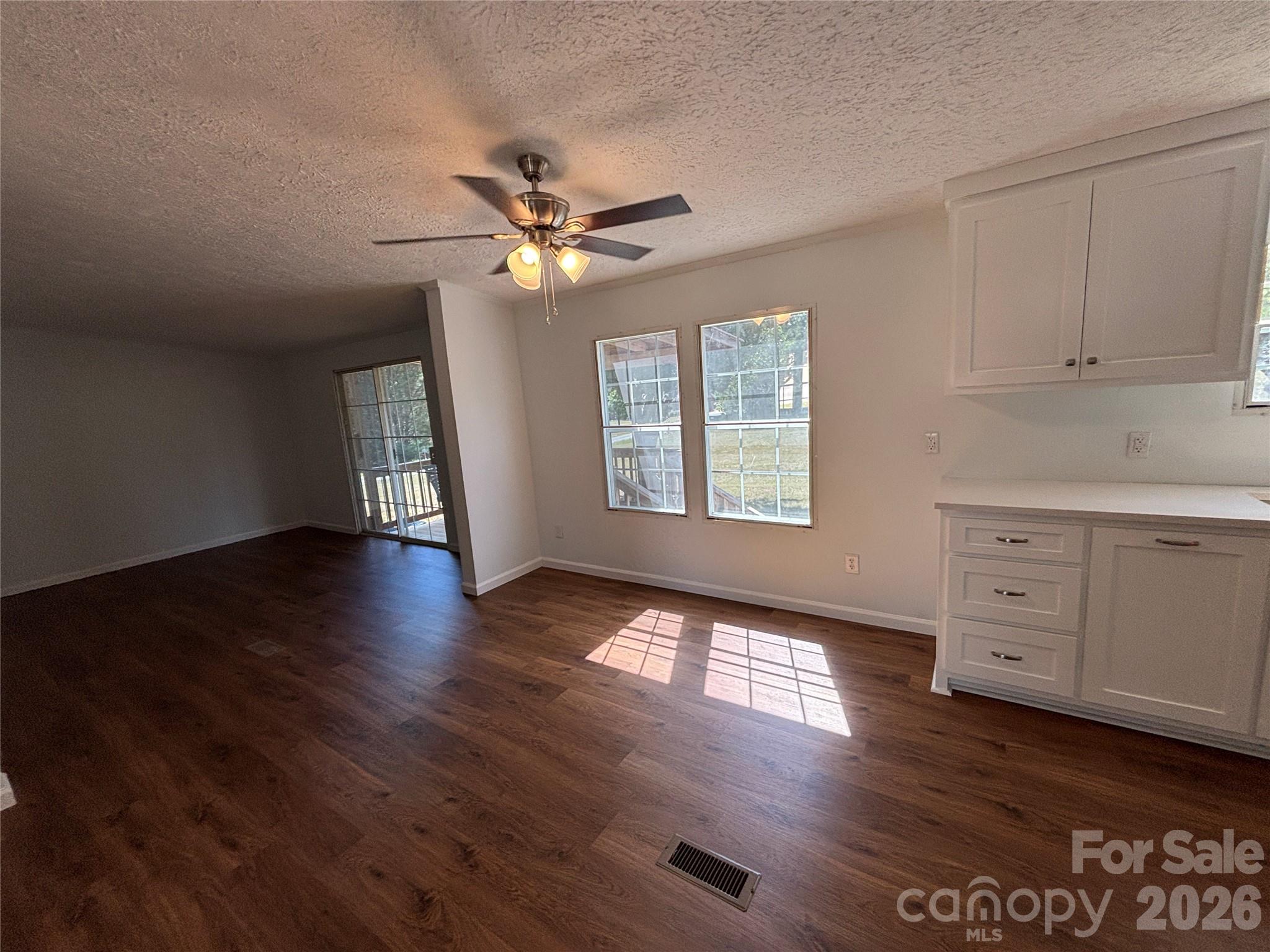 559 School Drive — Taylorsville
