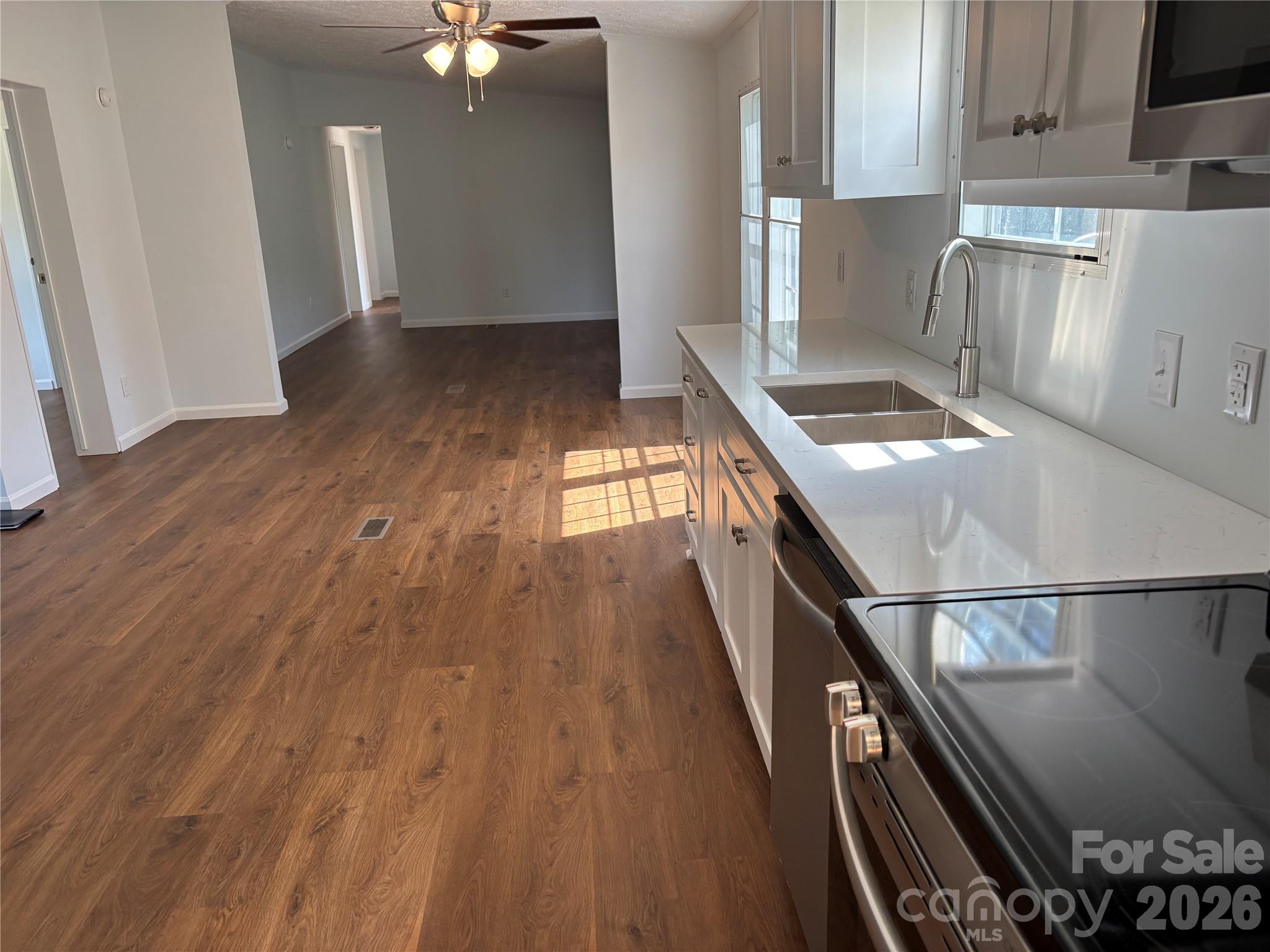 559 School Drive — Taylorsville