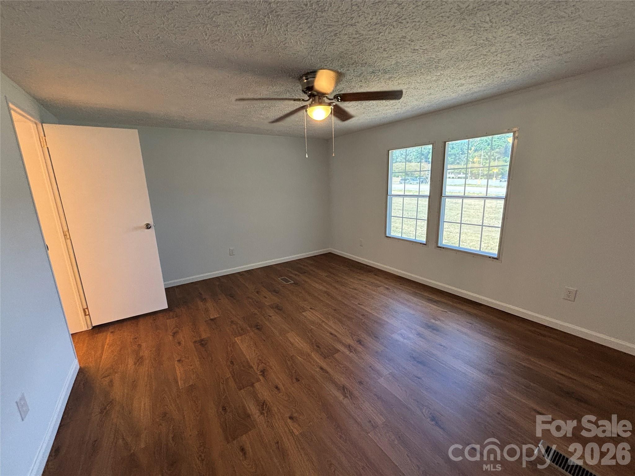 559 School Drive — Taylorsville