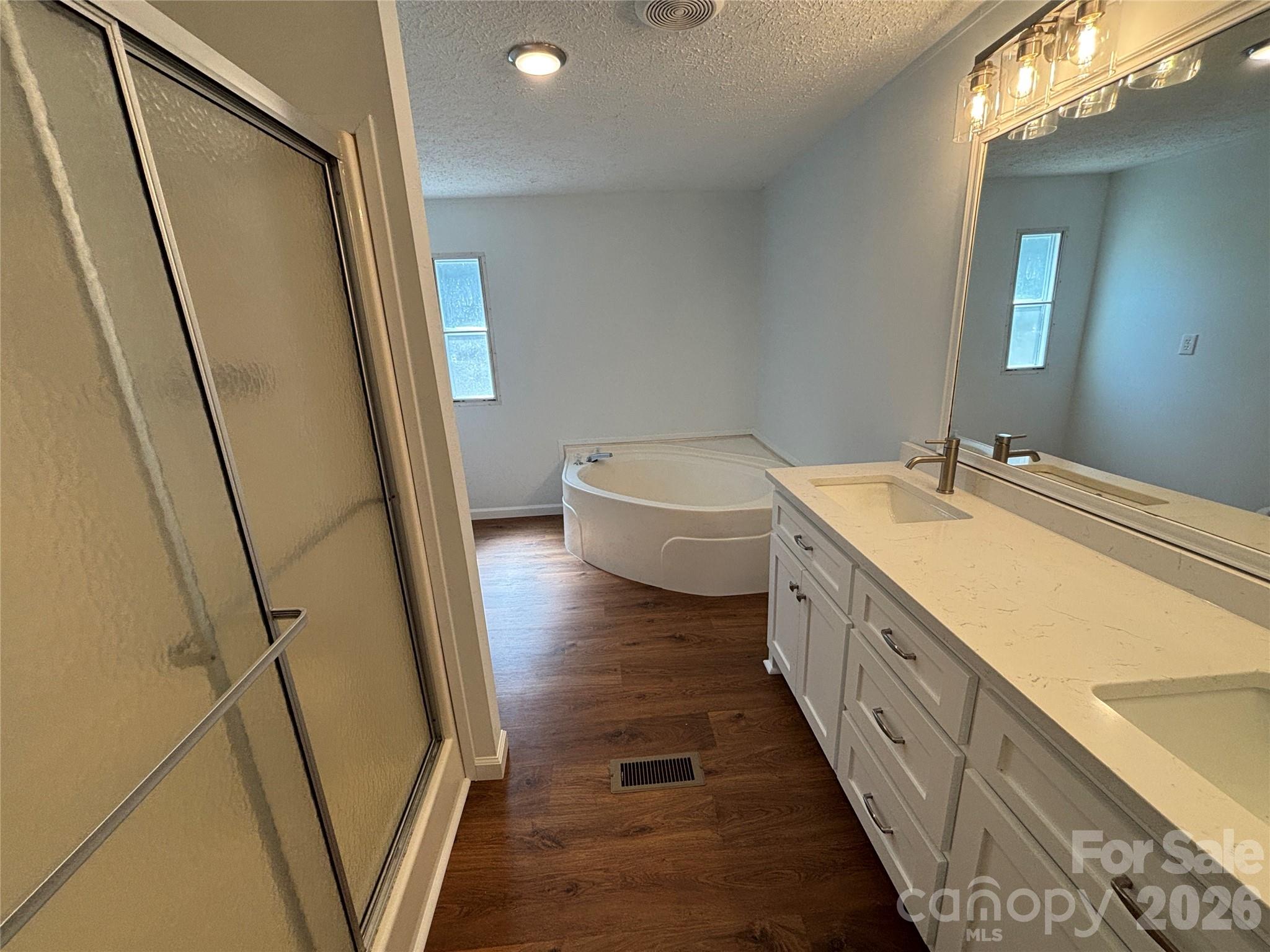 559 School Drive — Taylorsville