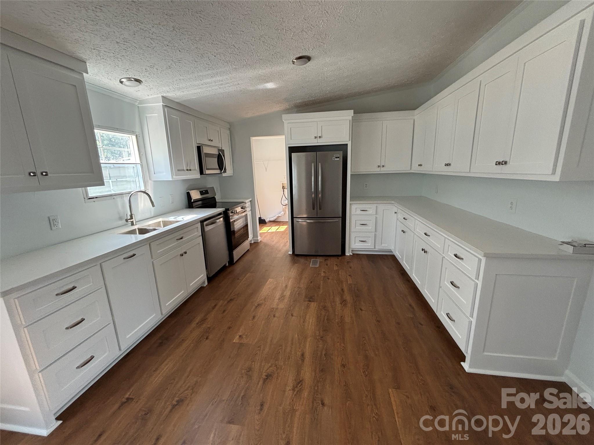 559 School Drive — Taylorsville