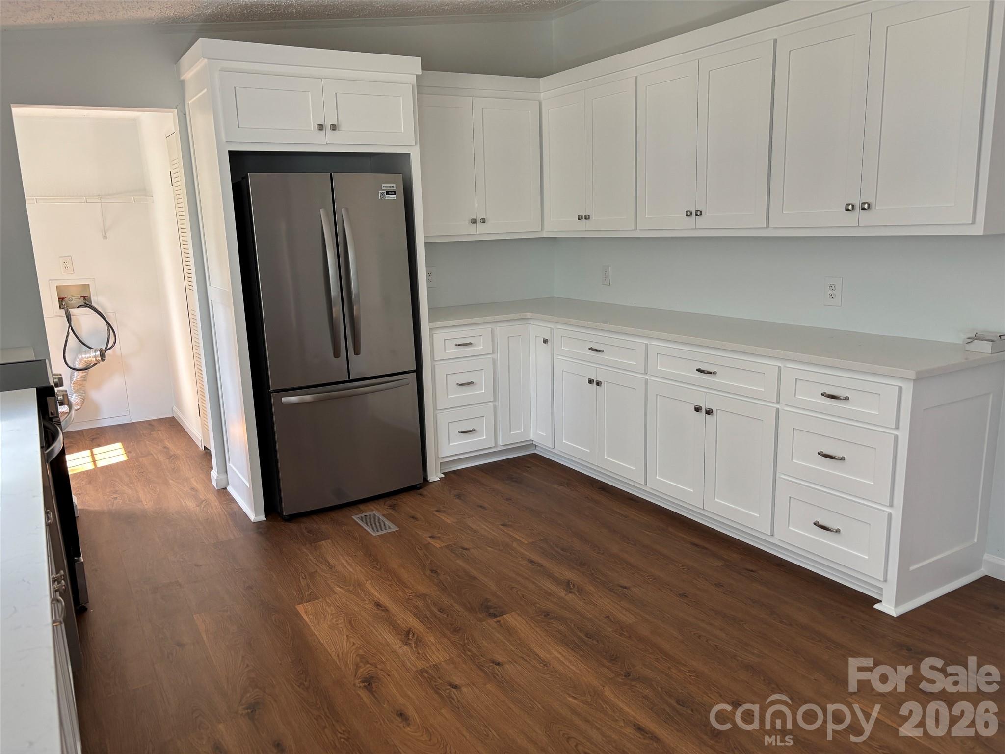 559 School Drive — Taylorsville