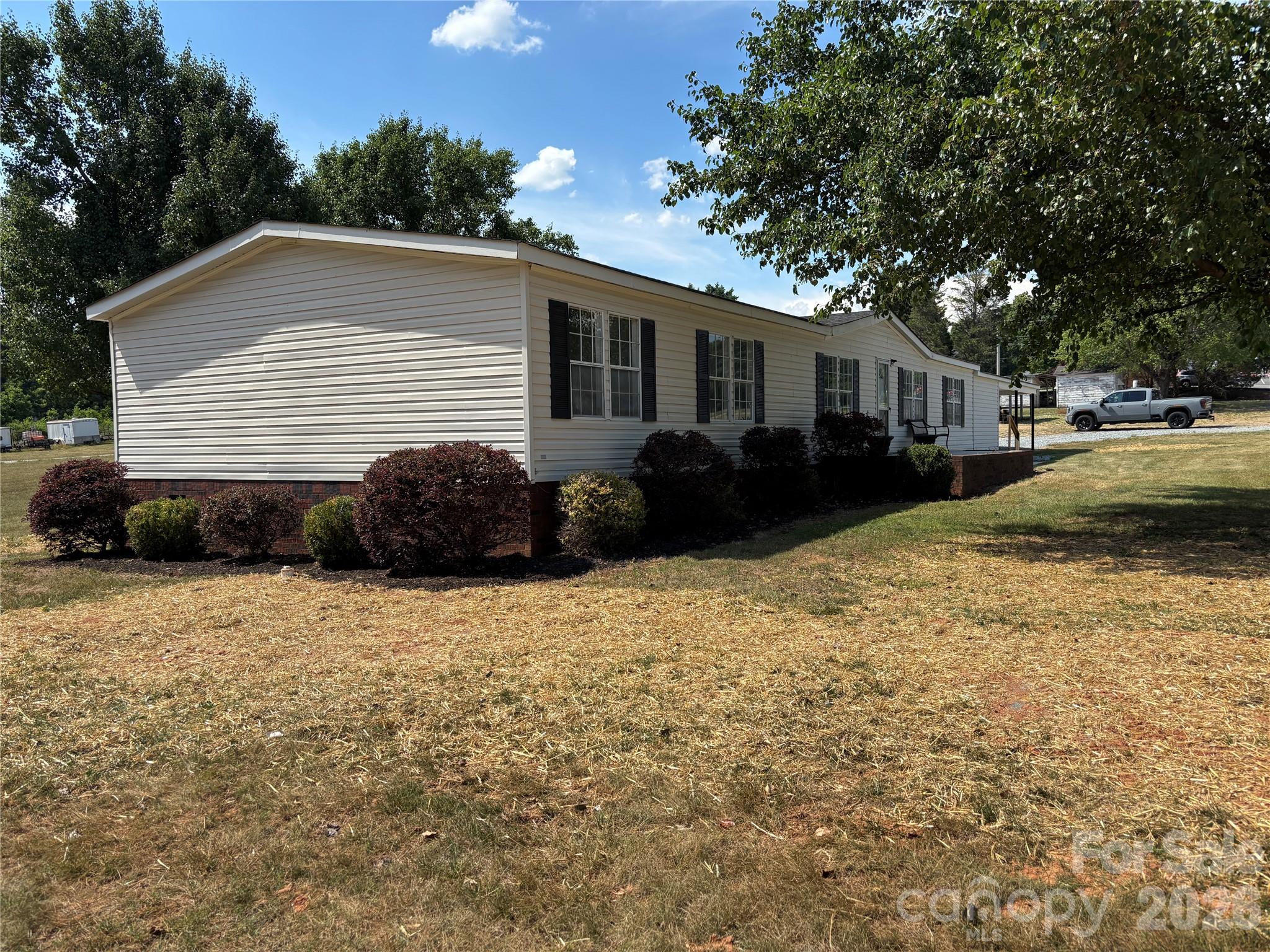 559 School Drive — Taylorsville
