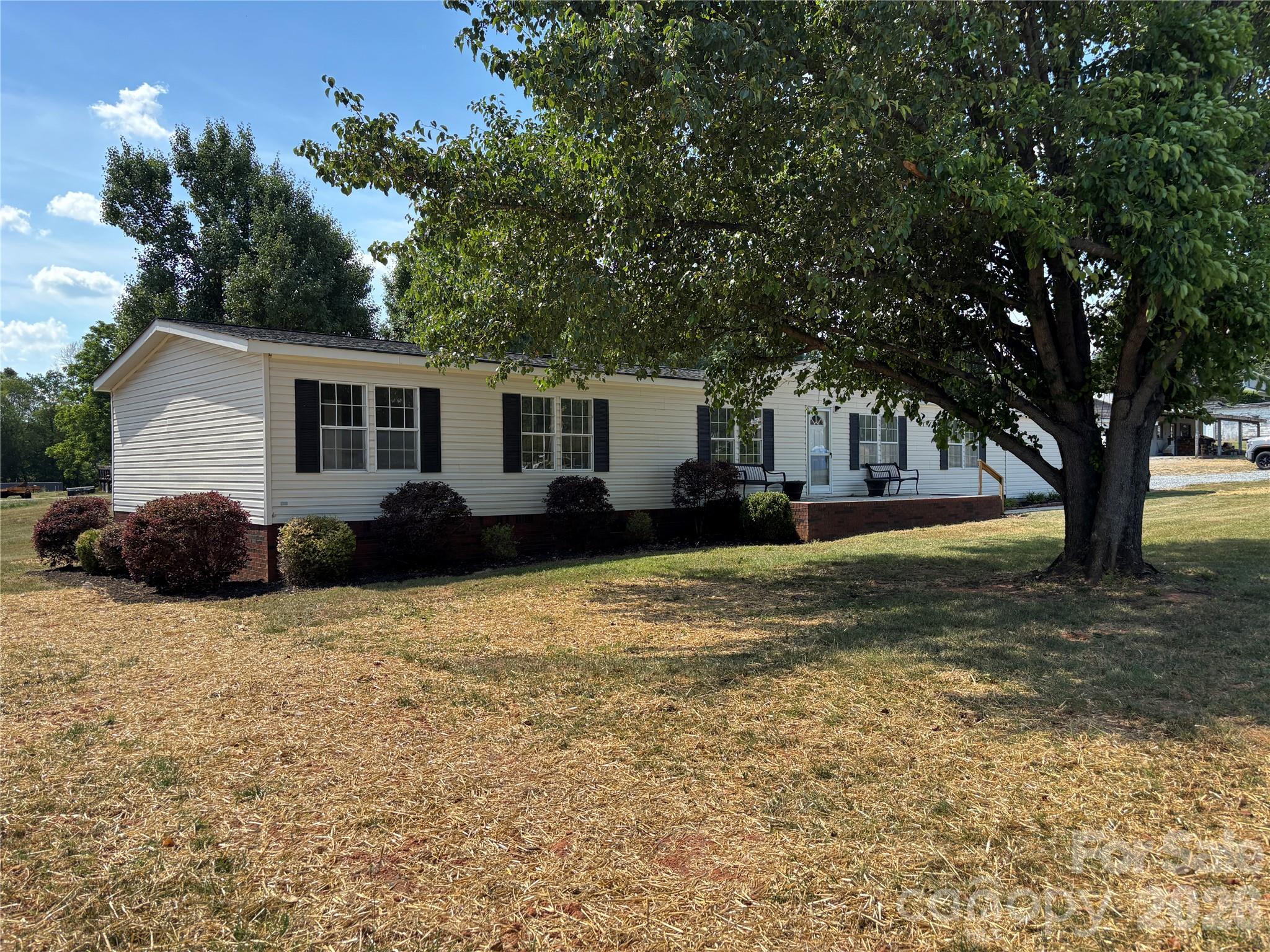 559 School Drive — Taylorsville