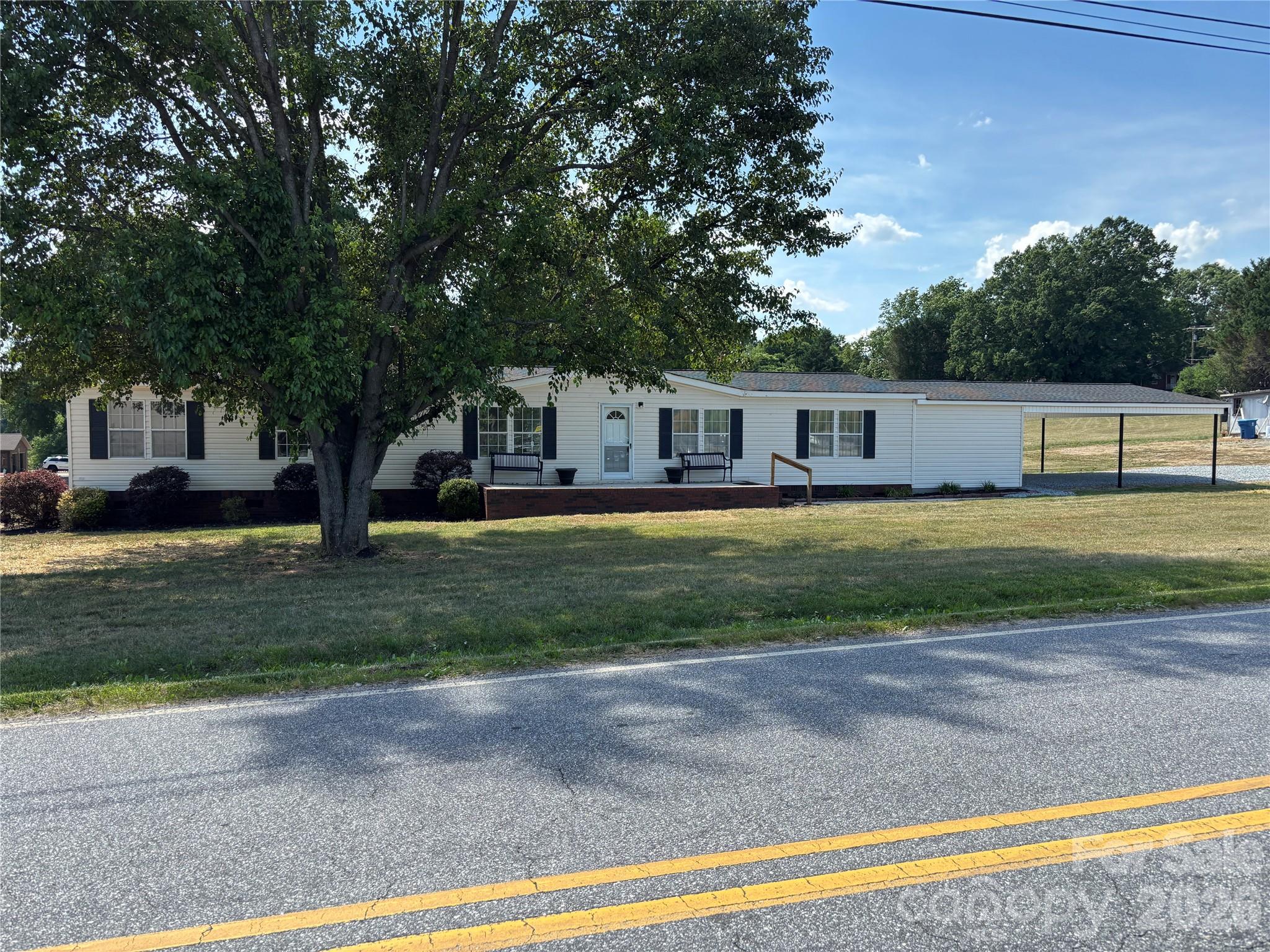 559 School Drive — Taylorsville