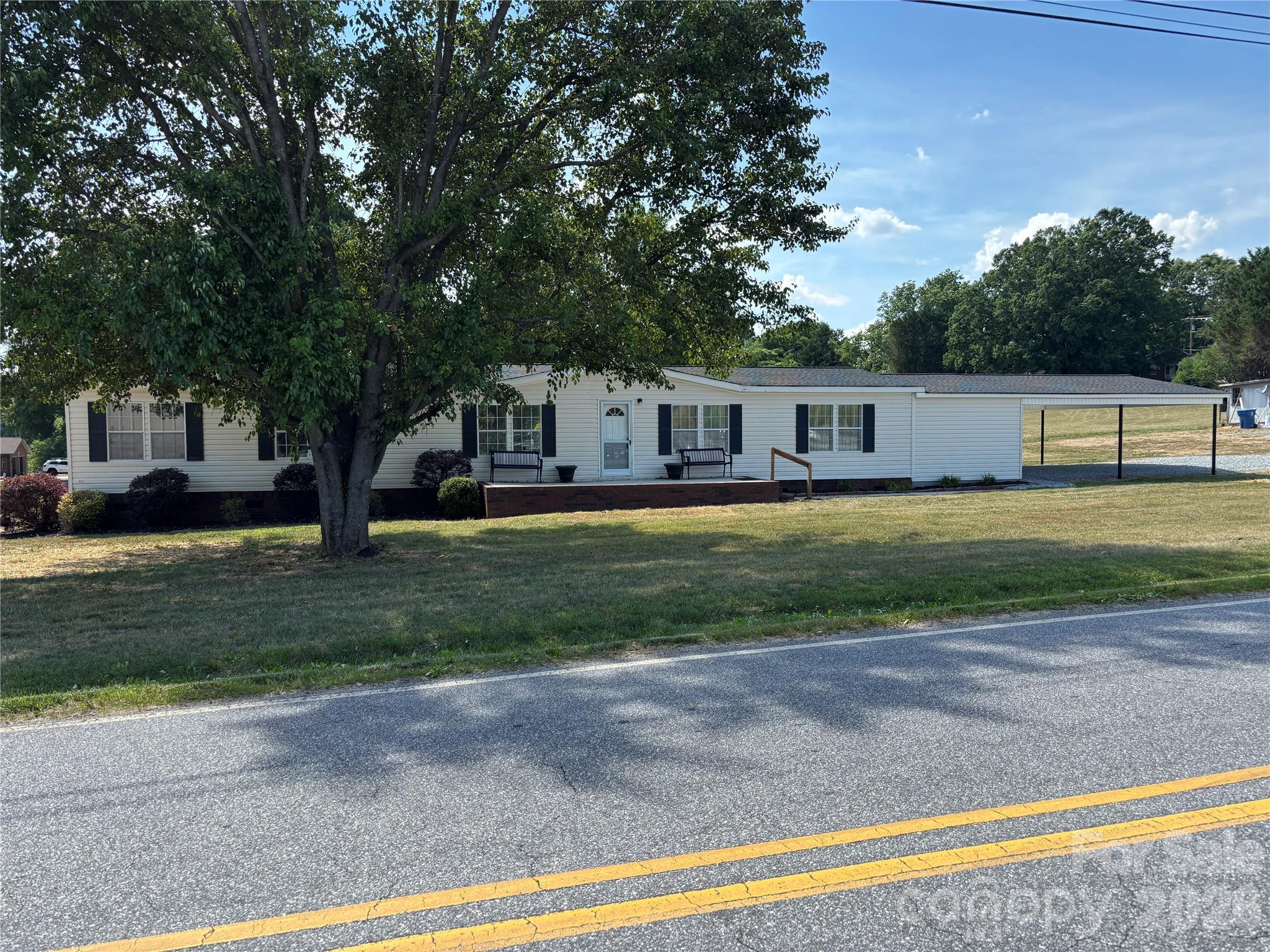 559 School Drive — Taylorsville