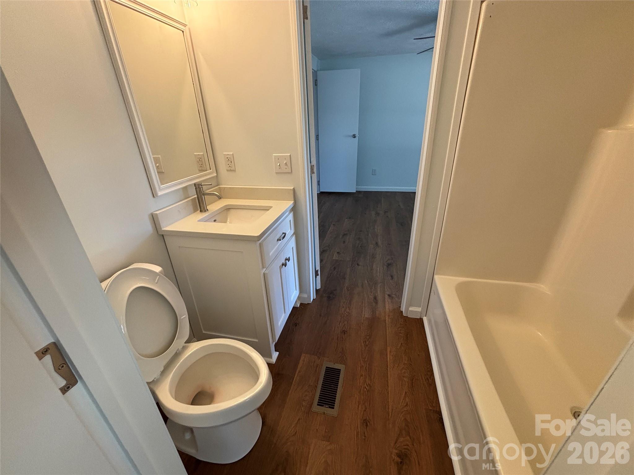 559 School Drive — Taylorsville