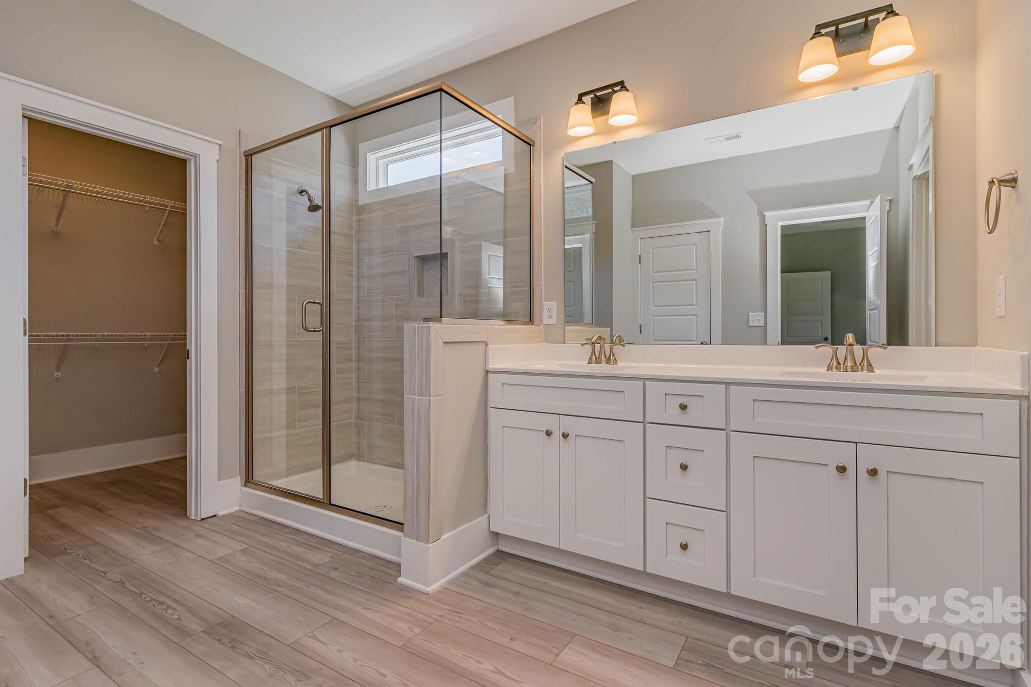 512 Barefoot Lane — Clover