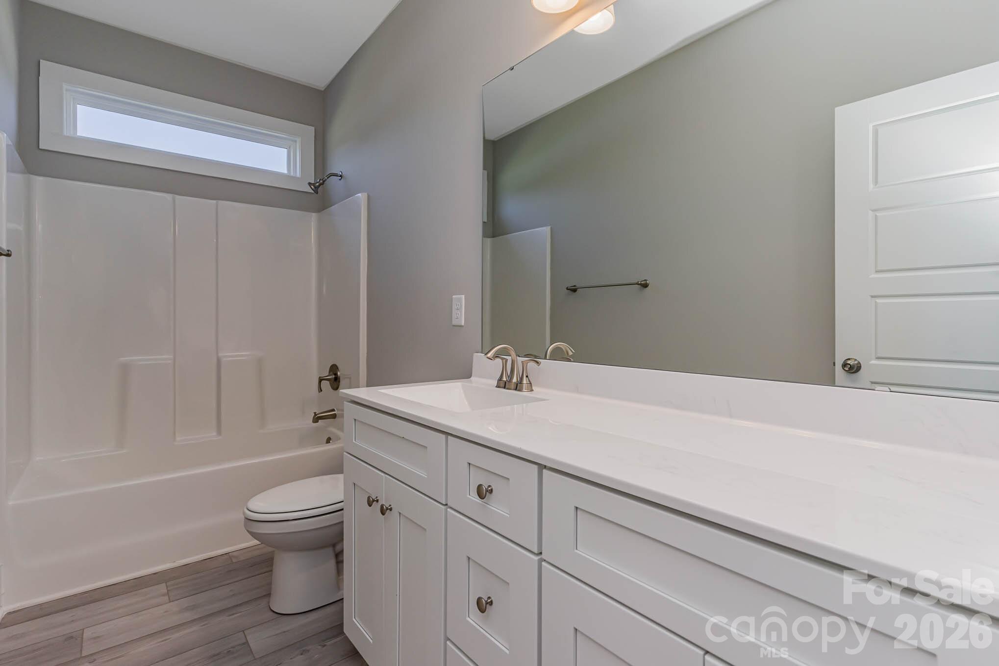 512 Barefoot Lane — Clover