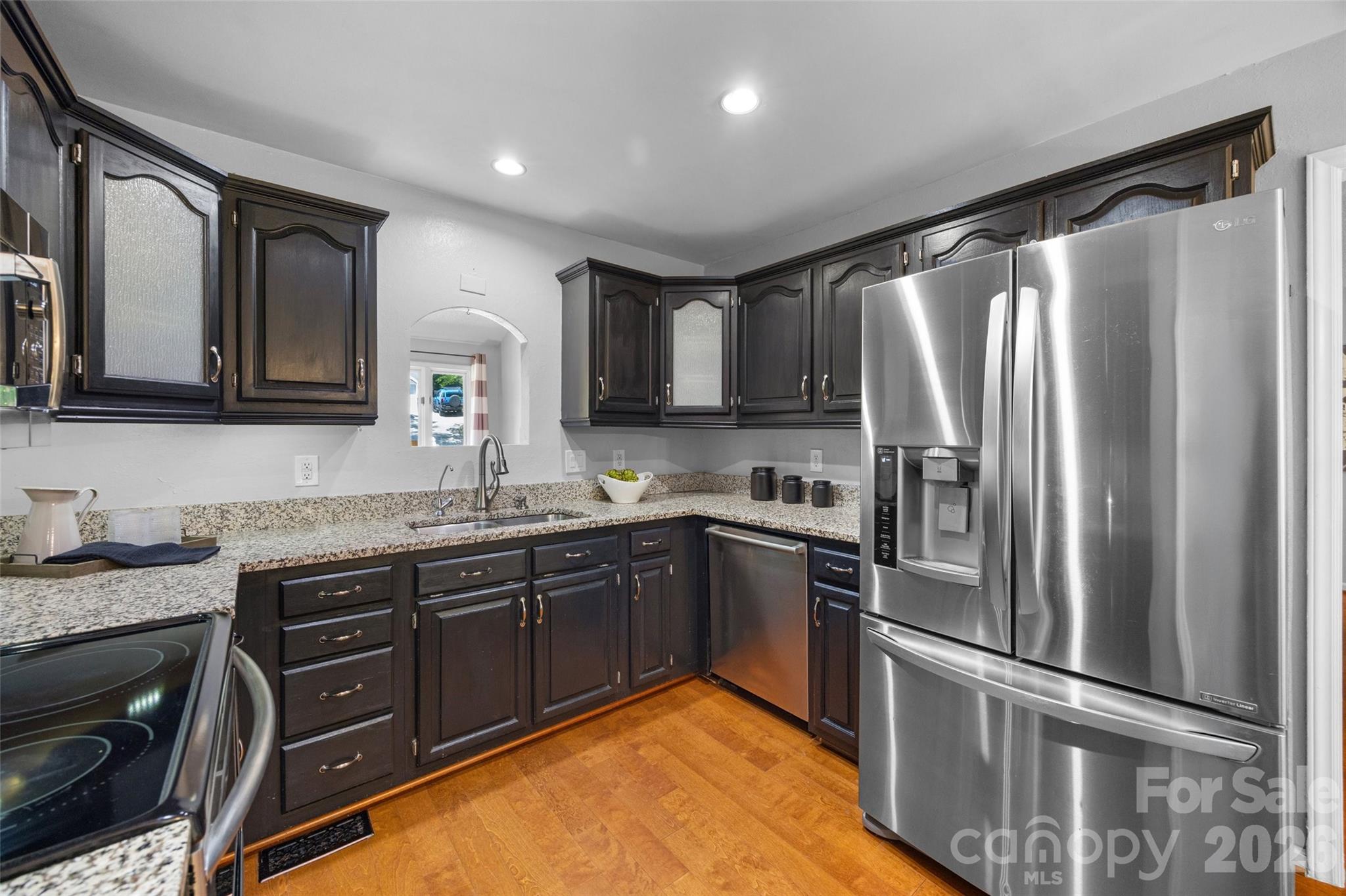 7057 Mariners Court — Tega Cay