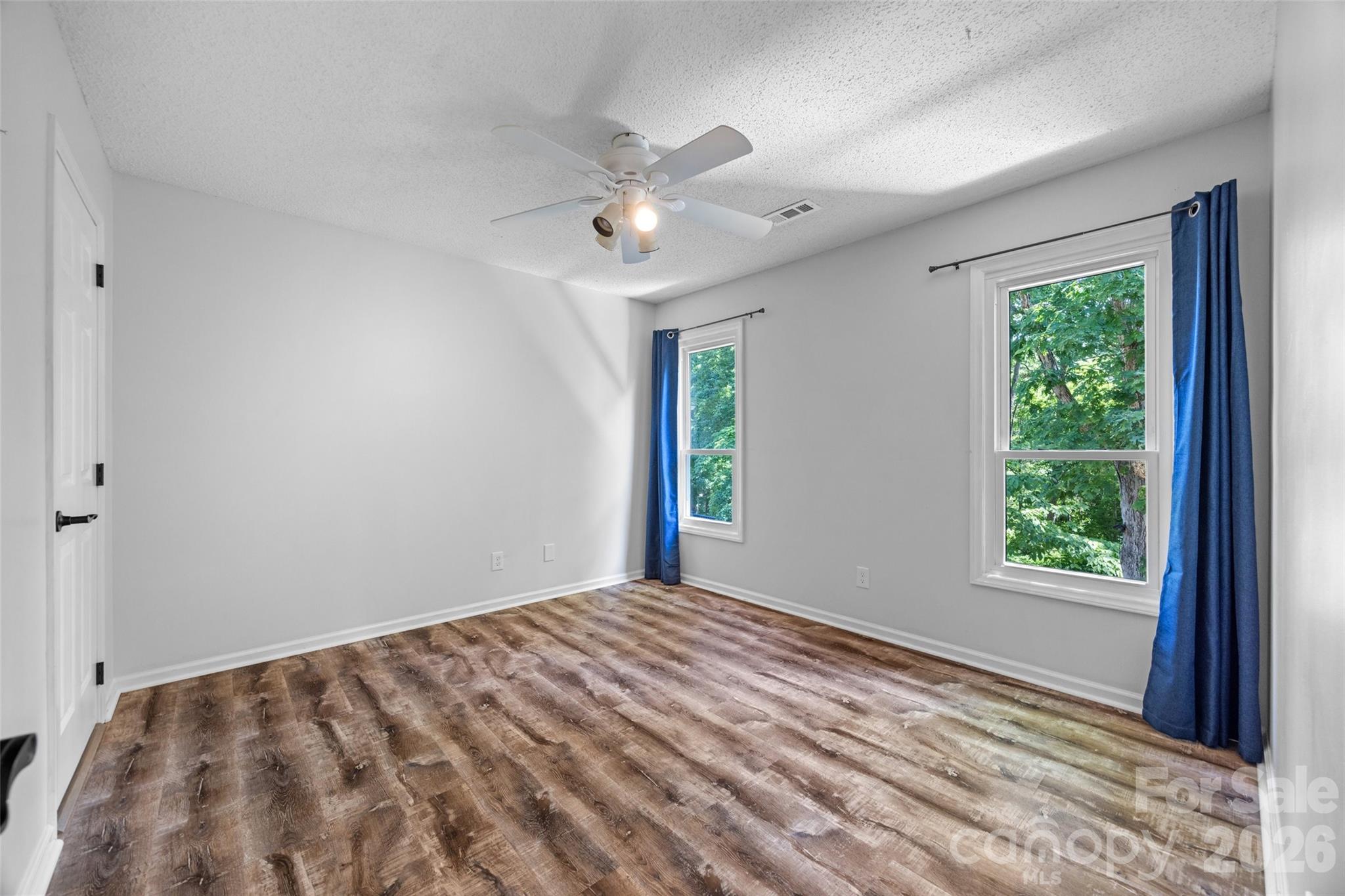 7057 Mariners Court — Tega Cay