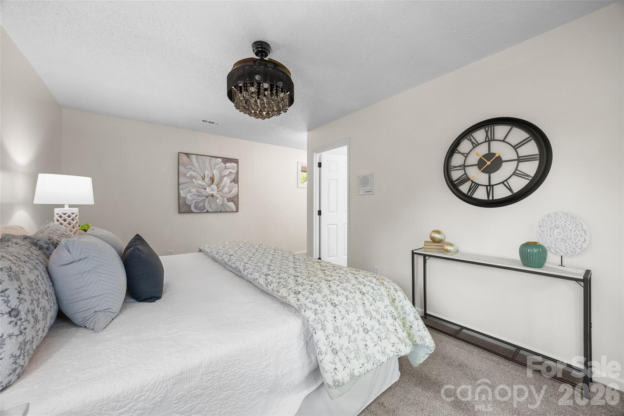 7057 Mariners Court — Tega Cay