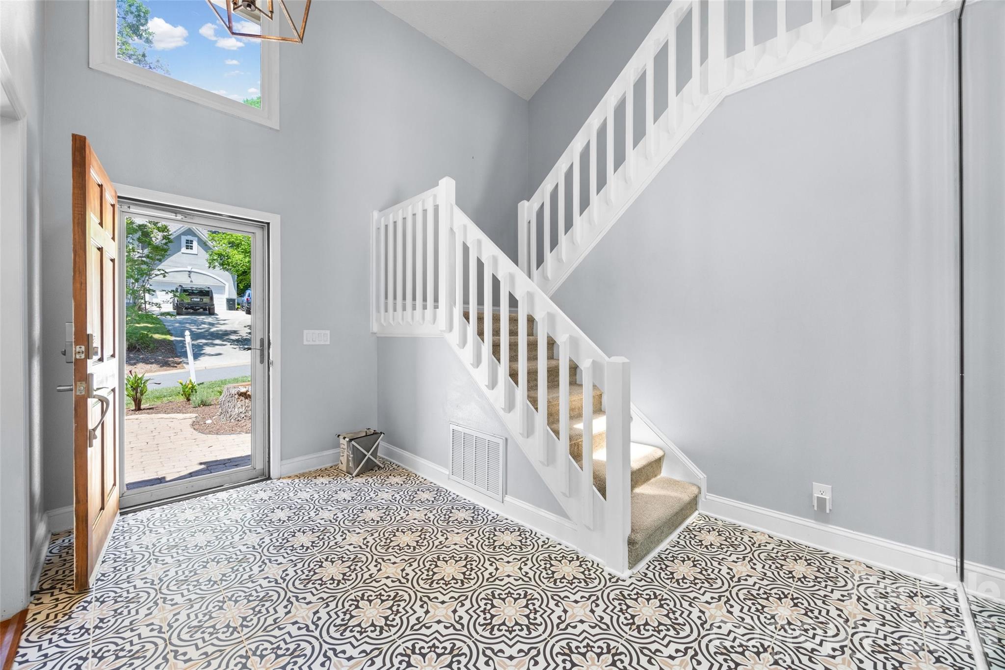 7057 Mariners Court — Tega Cay