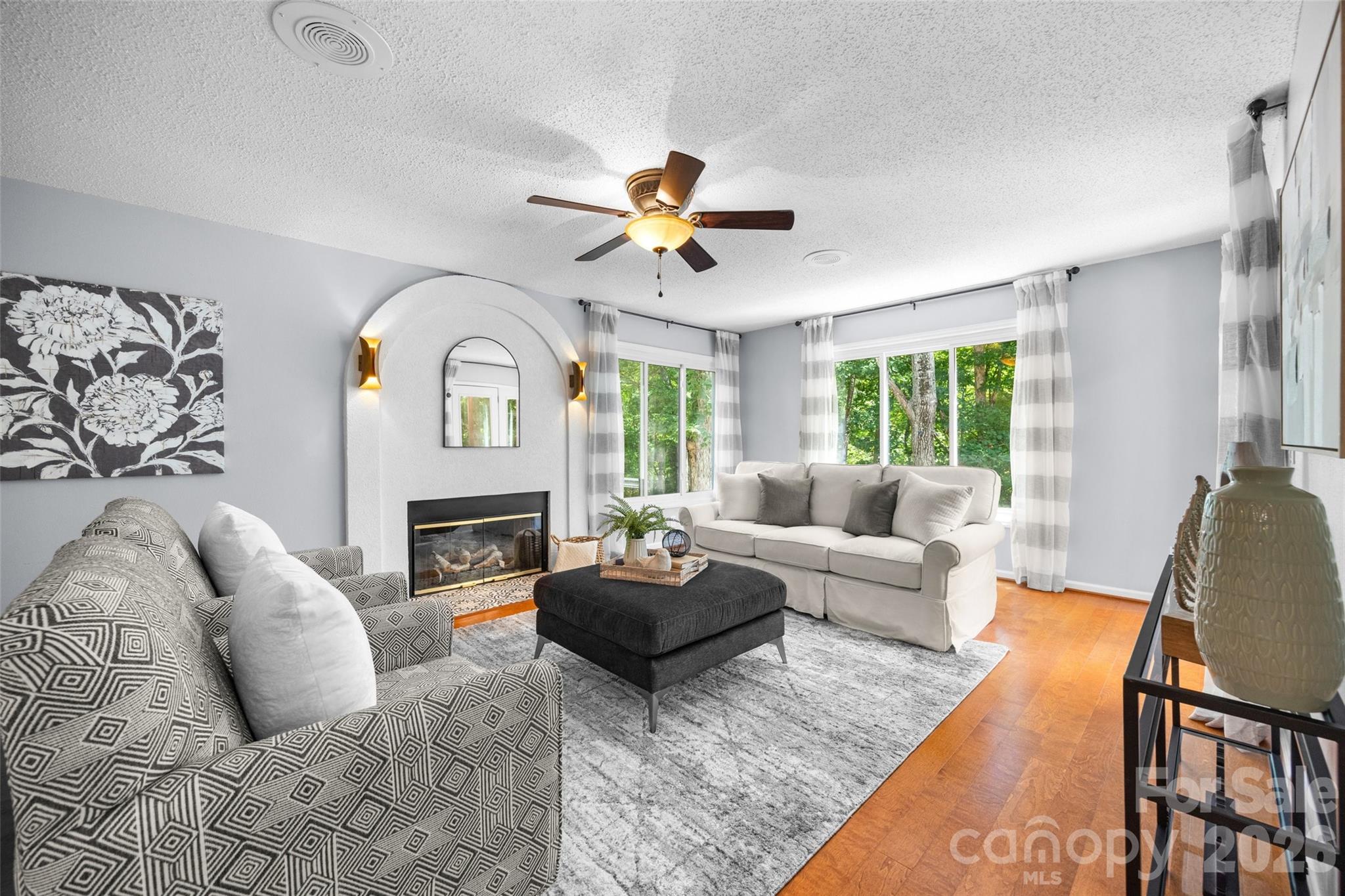 7057 Mariners Court — Tega Cay