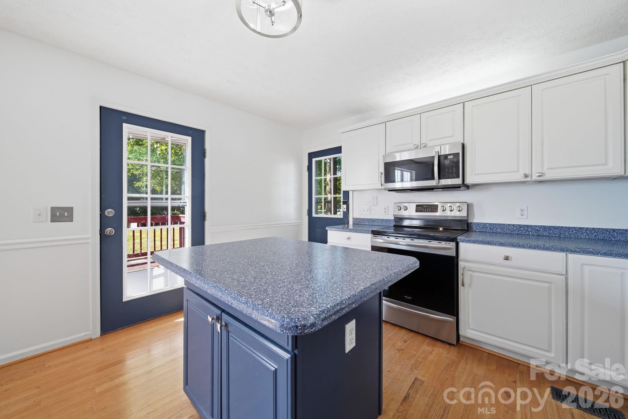 313 Sunrise Circle — Shelby