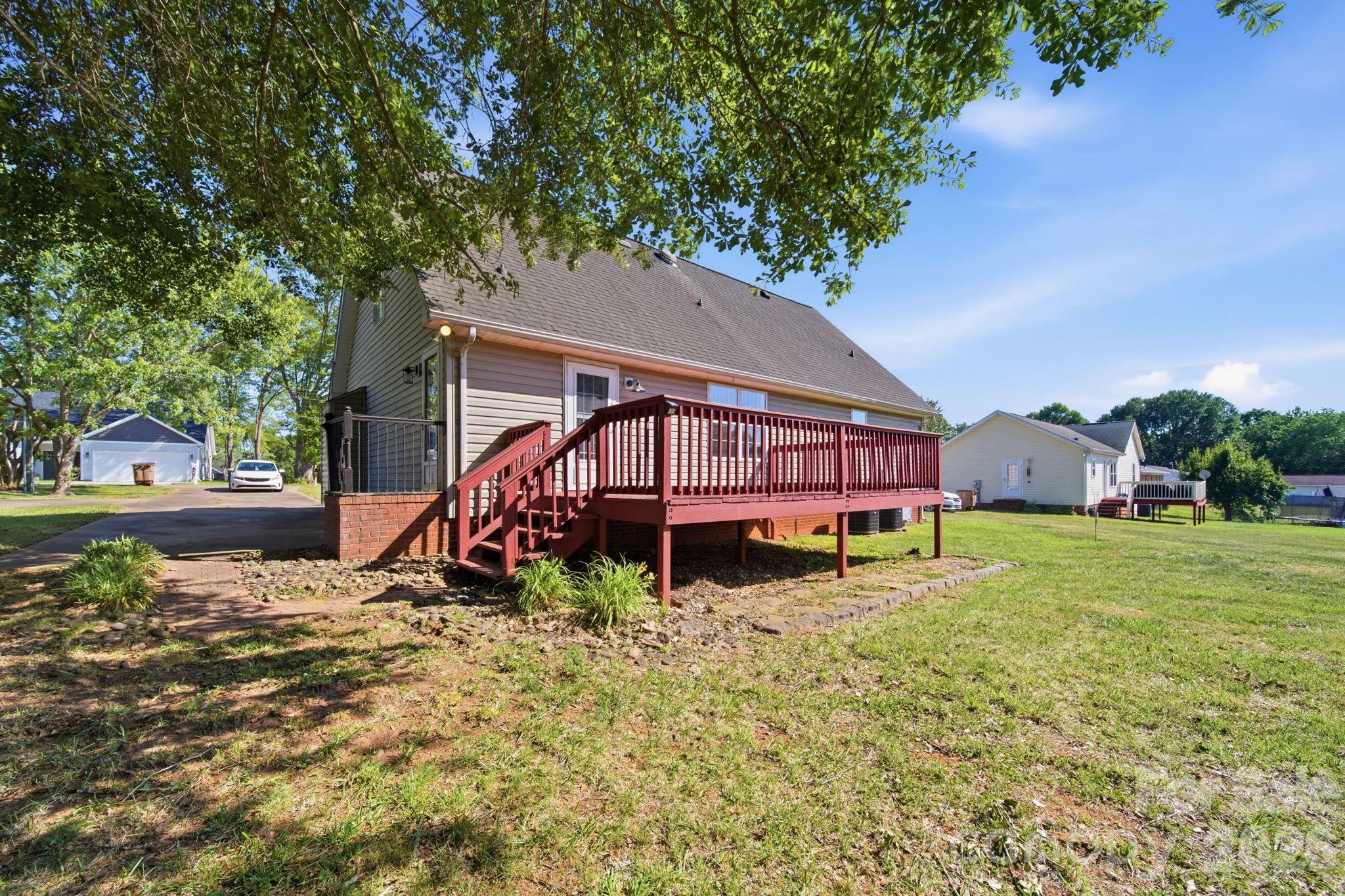 313 Sunrise Circle — Shelby