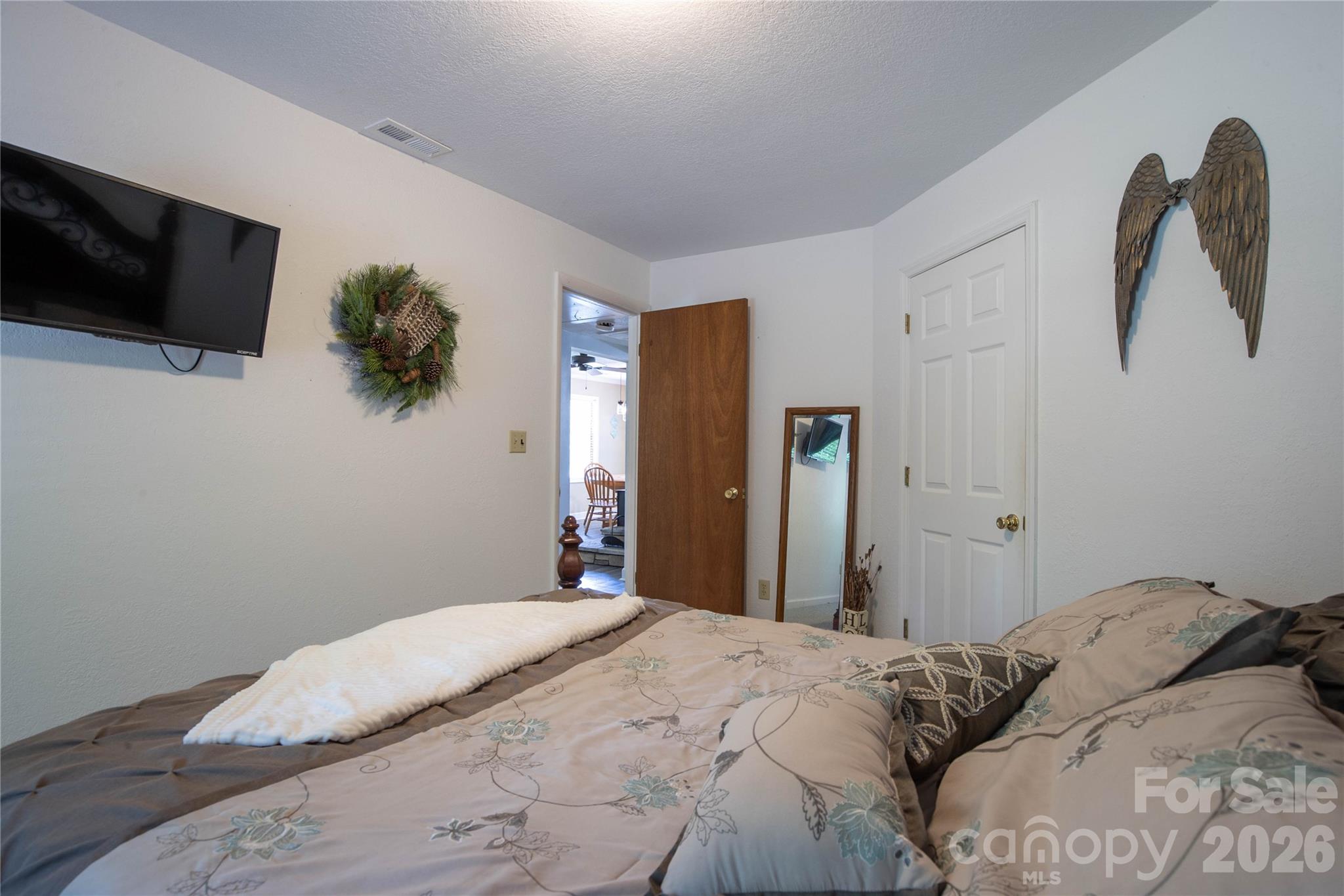 84 Sheets Farm Road — Bakersville