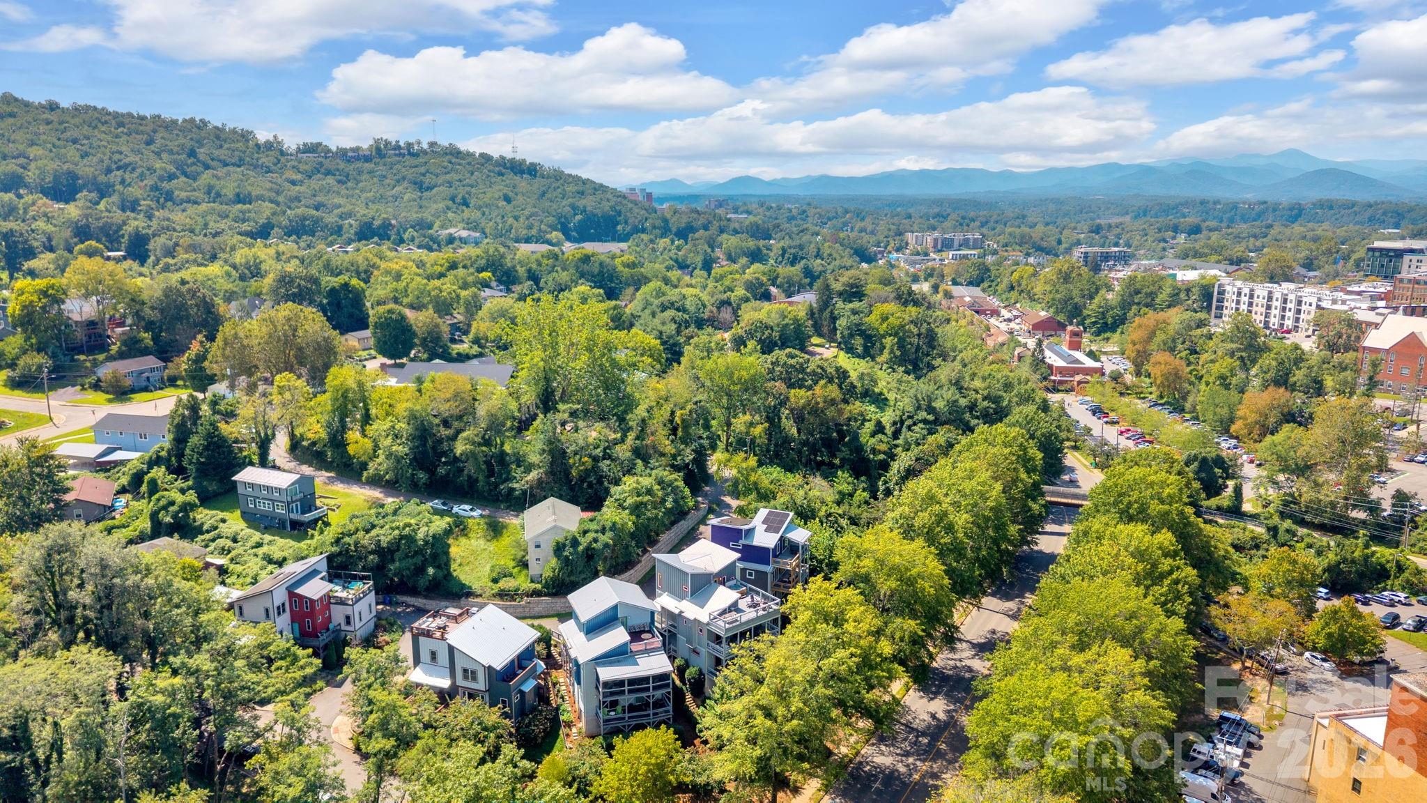 8 Birdhouse Row — Asheville