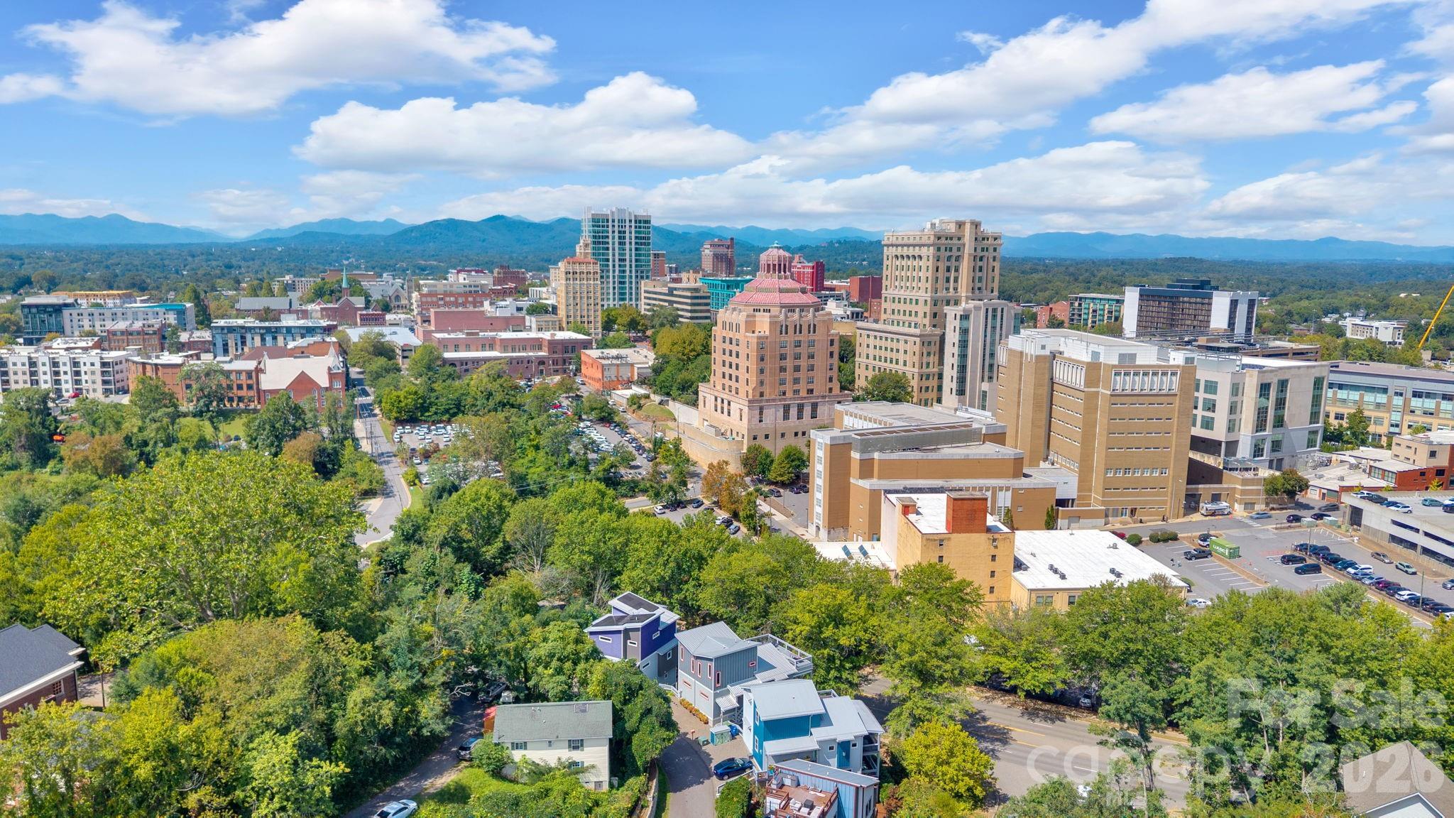 8 Birdhouse Row — Asheville