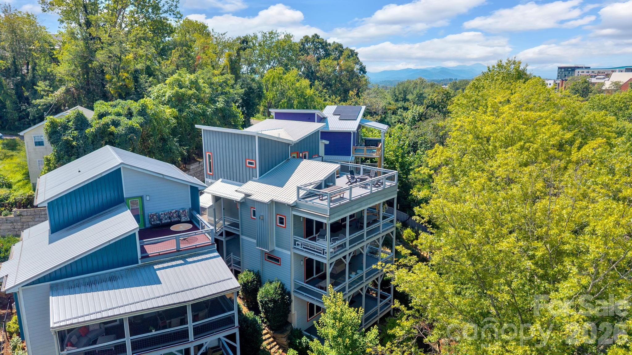 8 Birdhouse Row — Asheville