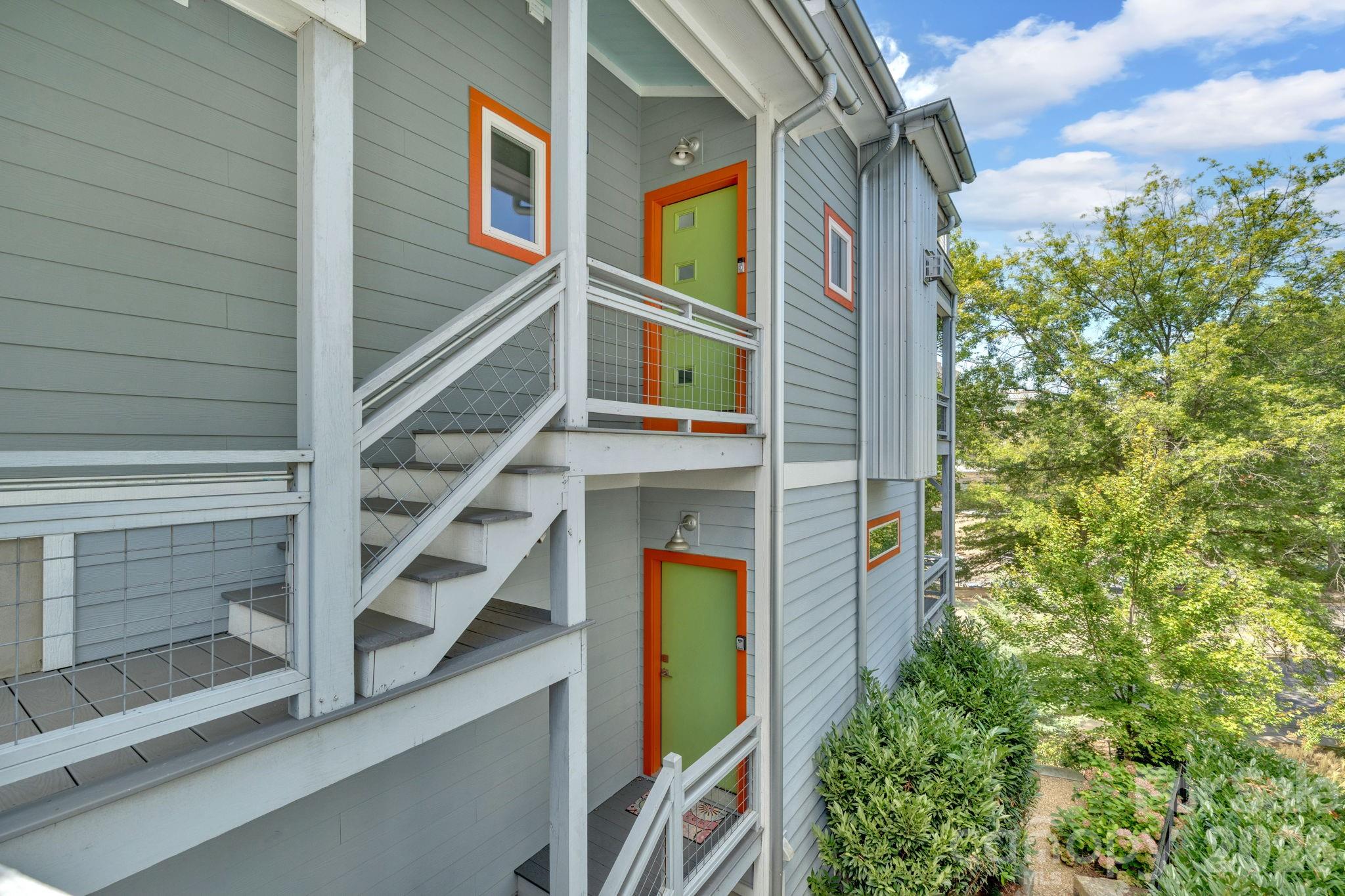 8 Birdhouse Row — Asheville