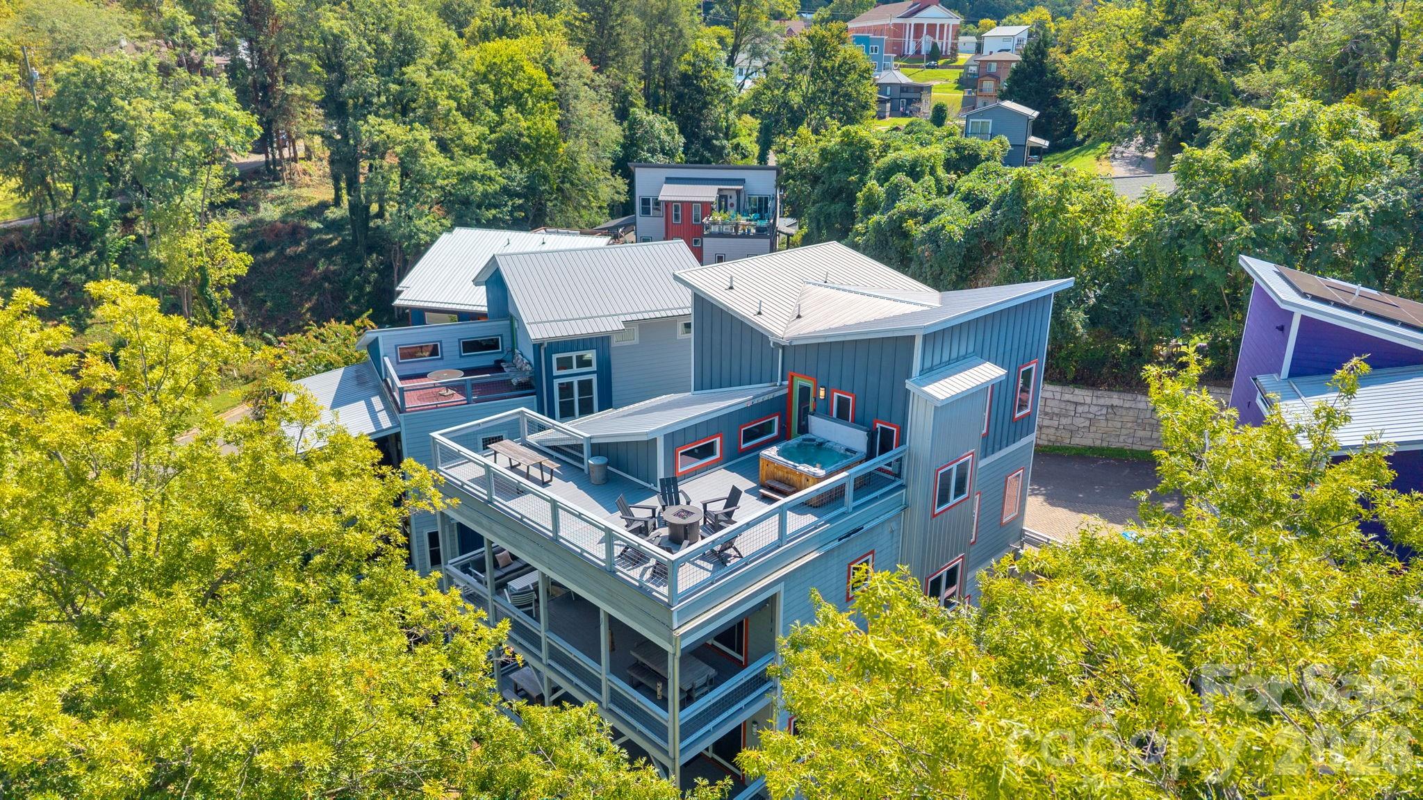 8 Birdhouse Row — Asheville
