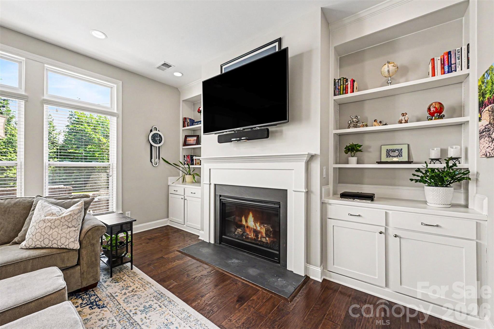 2507 Lochview Street — Pineville