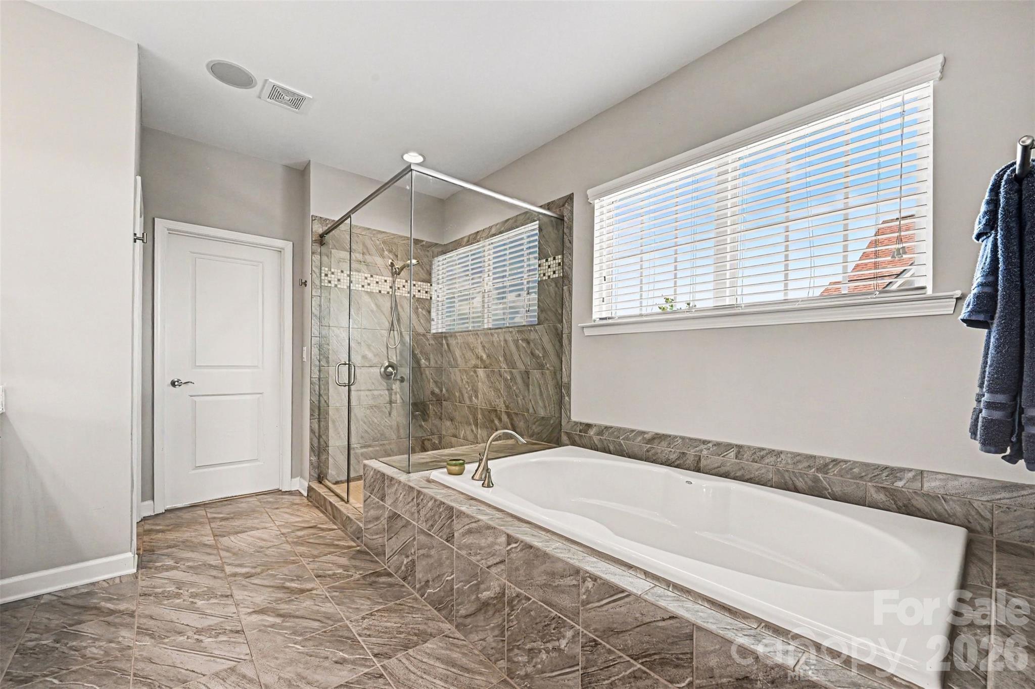 2507 Lochview Street — Pineville