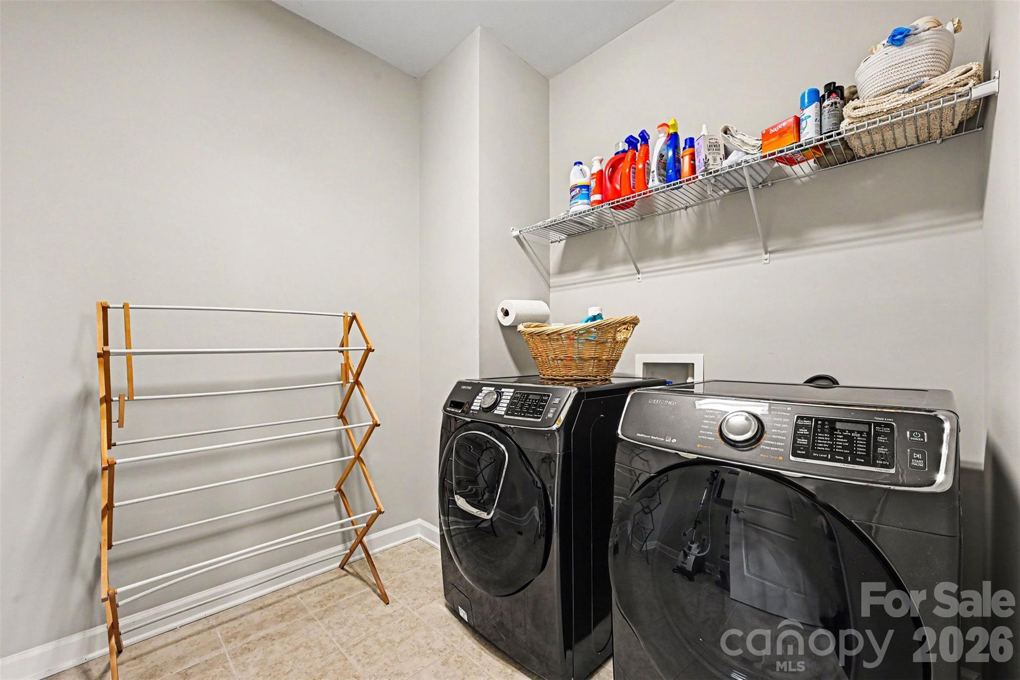2507 Lochview Street — Pineville