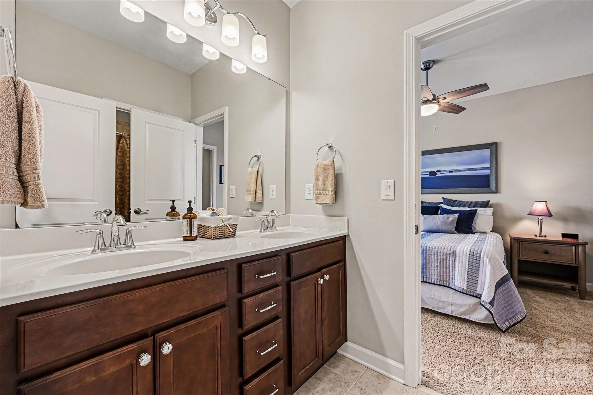 2507 Lochview Street — Pineville