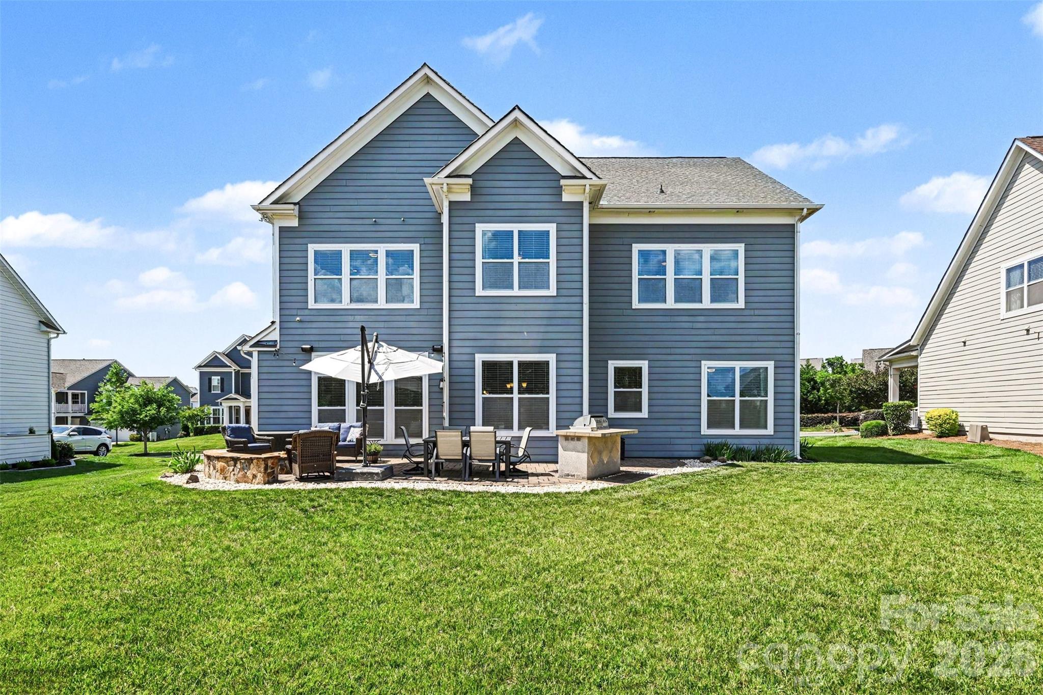 2507 Lochview Street — Pineville