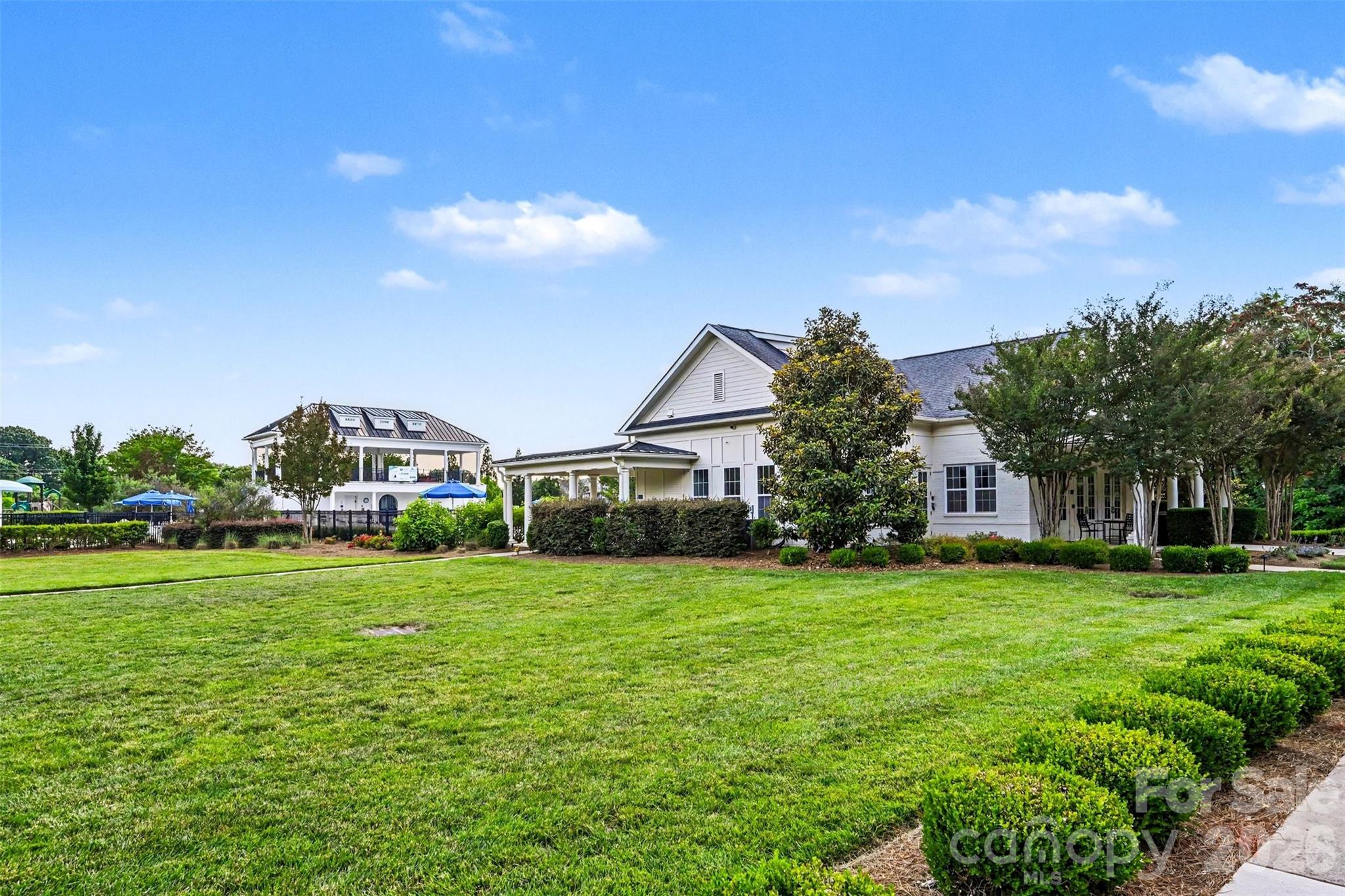2507 Lochview Street — Pineville
