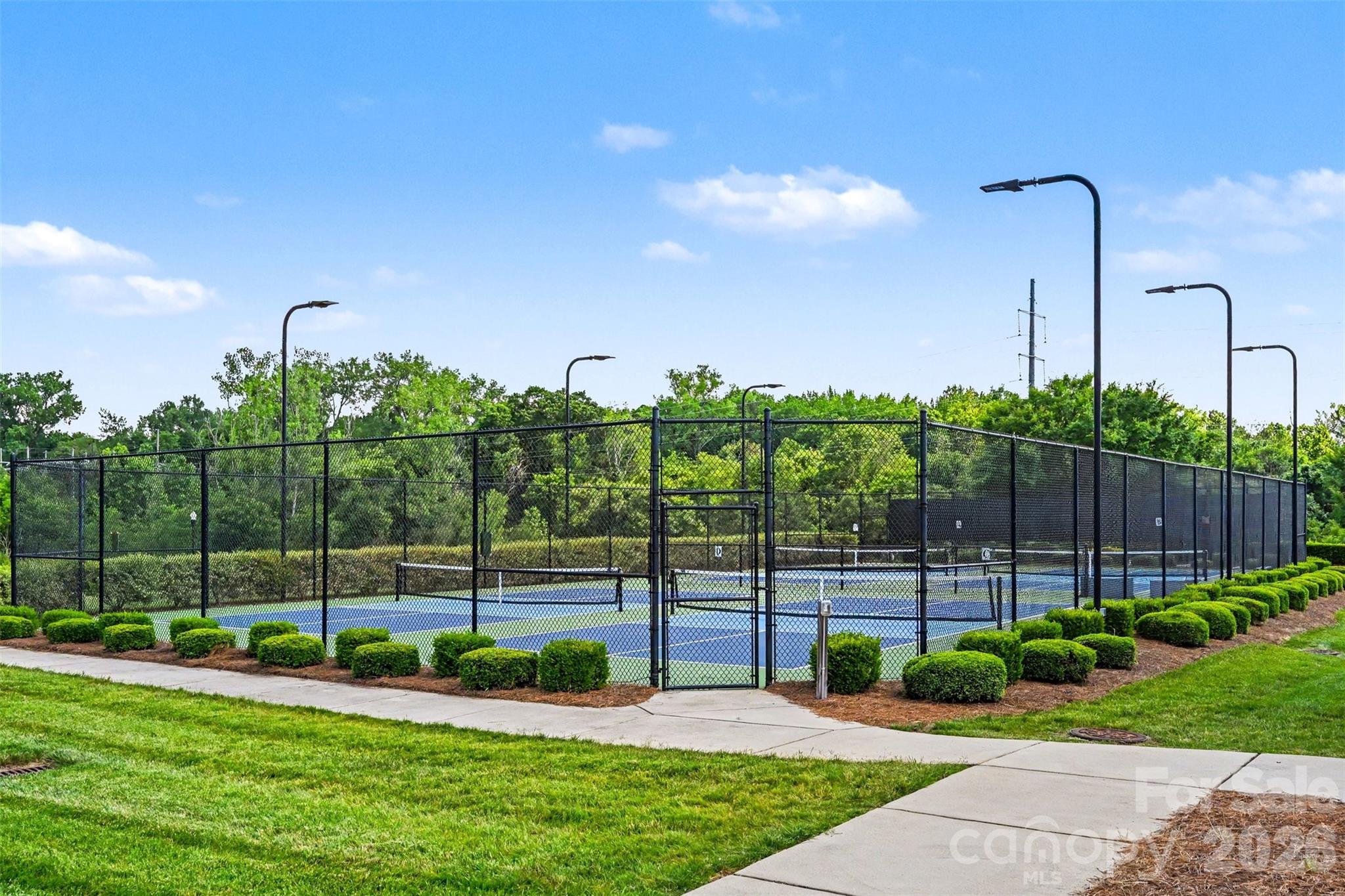 2507 Lochview Street — Pineville