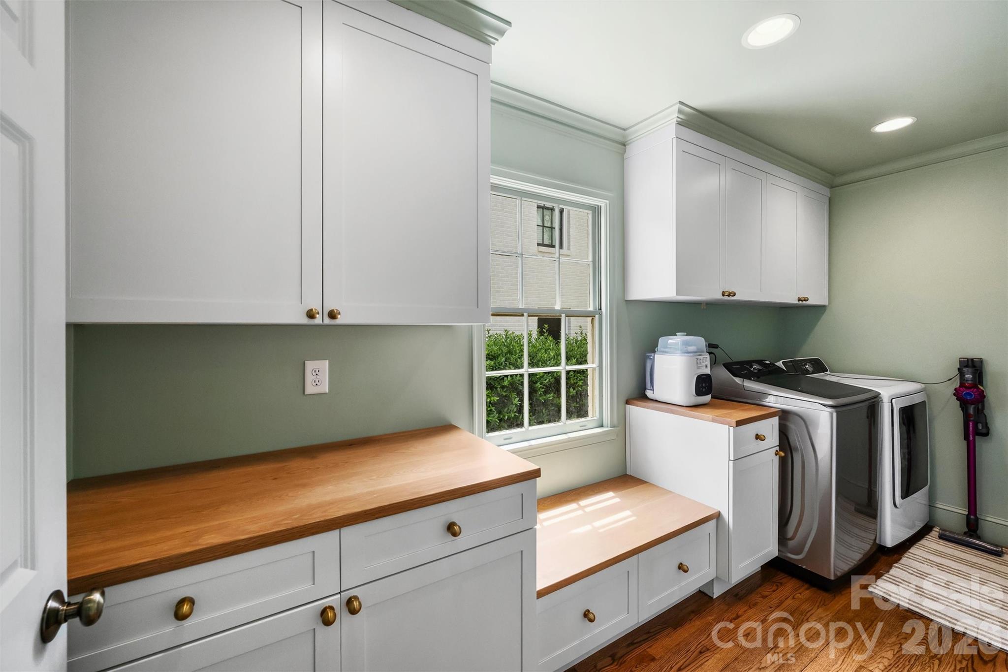 2421 Hassell Place — Charlotte