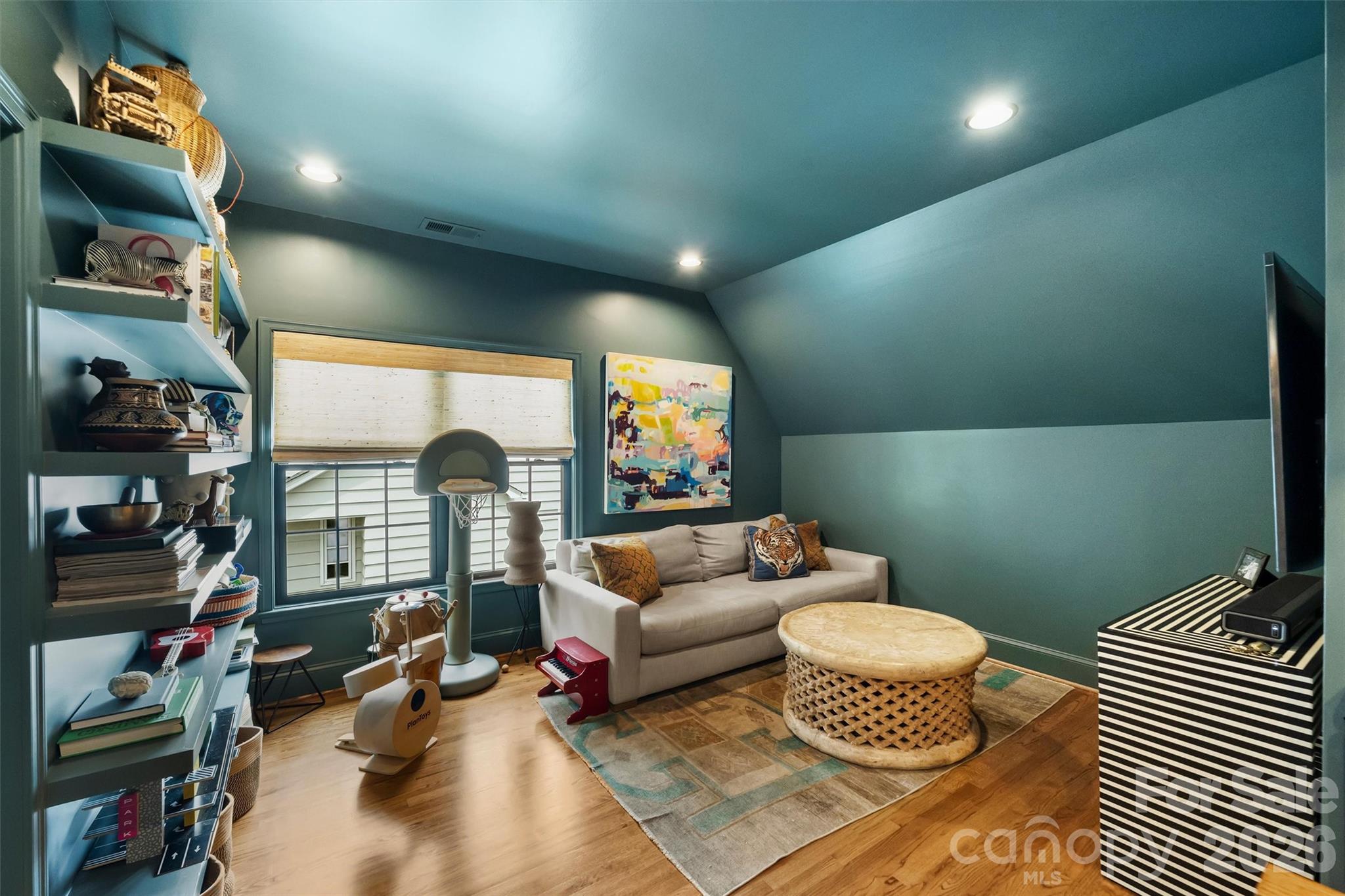 2421 Hassell Place — Charlotte