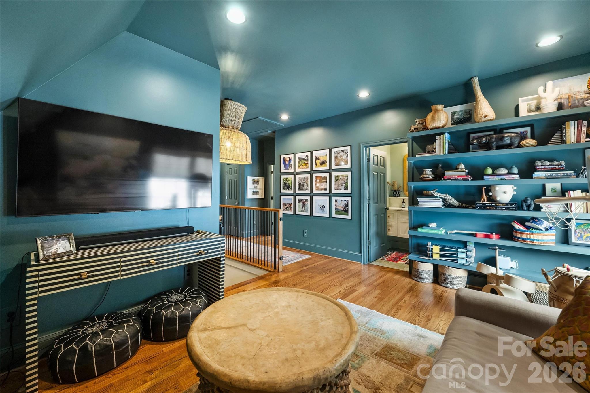 2421 Hassell Place — Charlotte